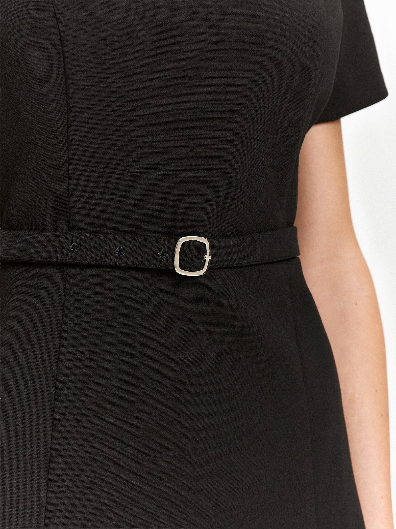 Блузка с поясом