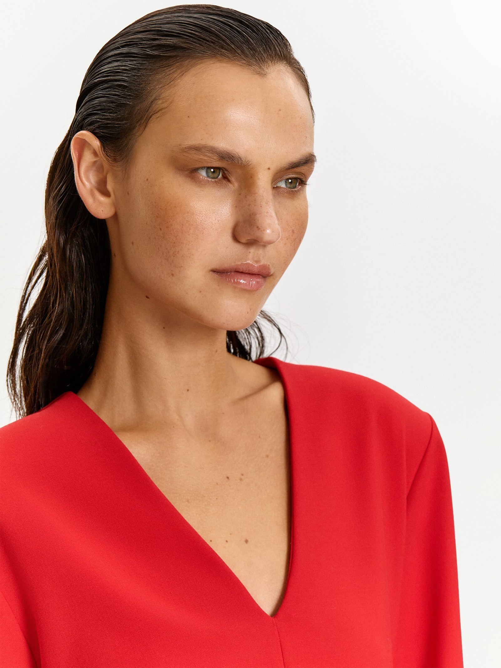 Платье приталенного кроя