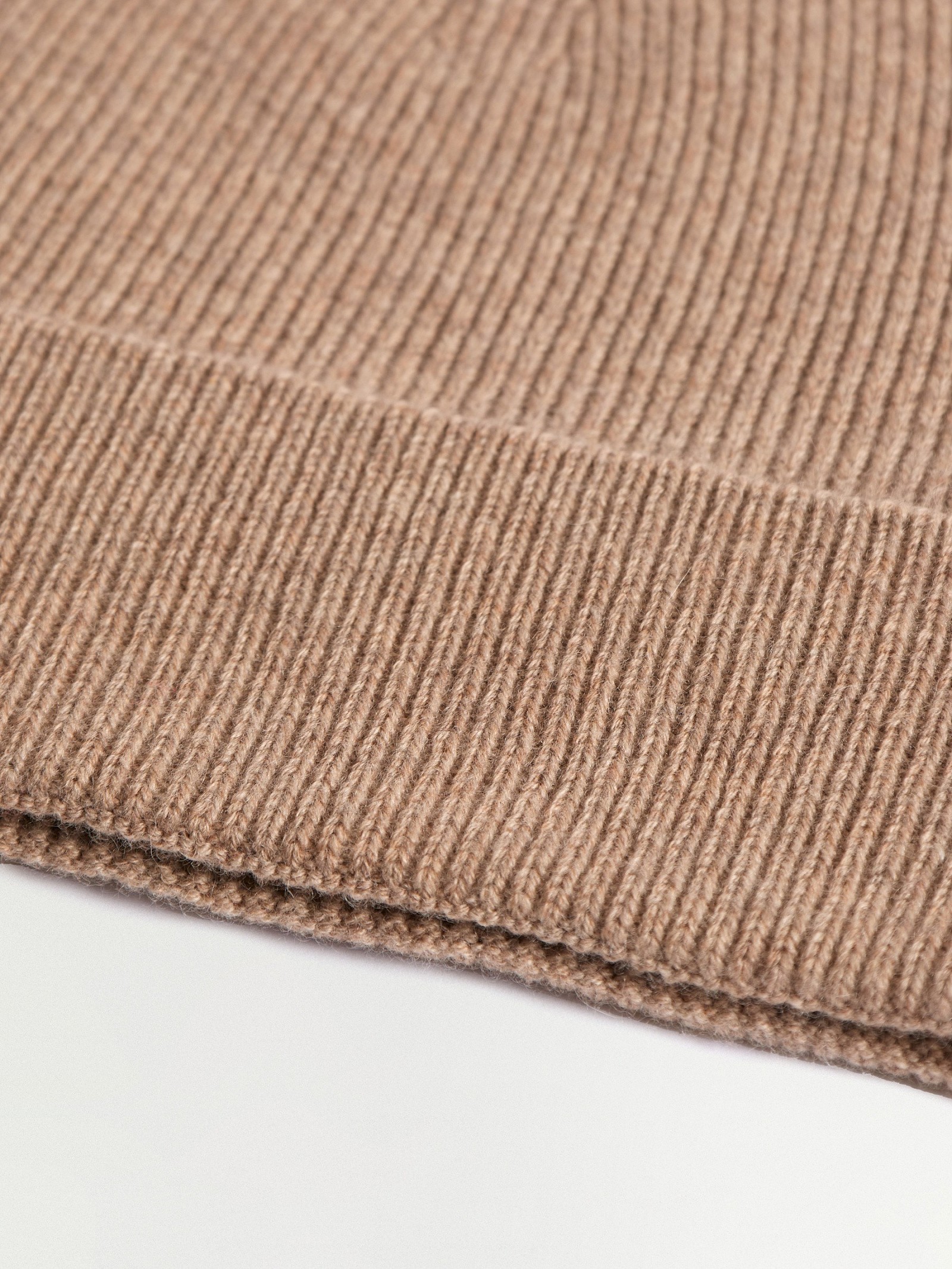 Шапка из шерсти и кашемира