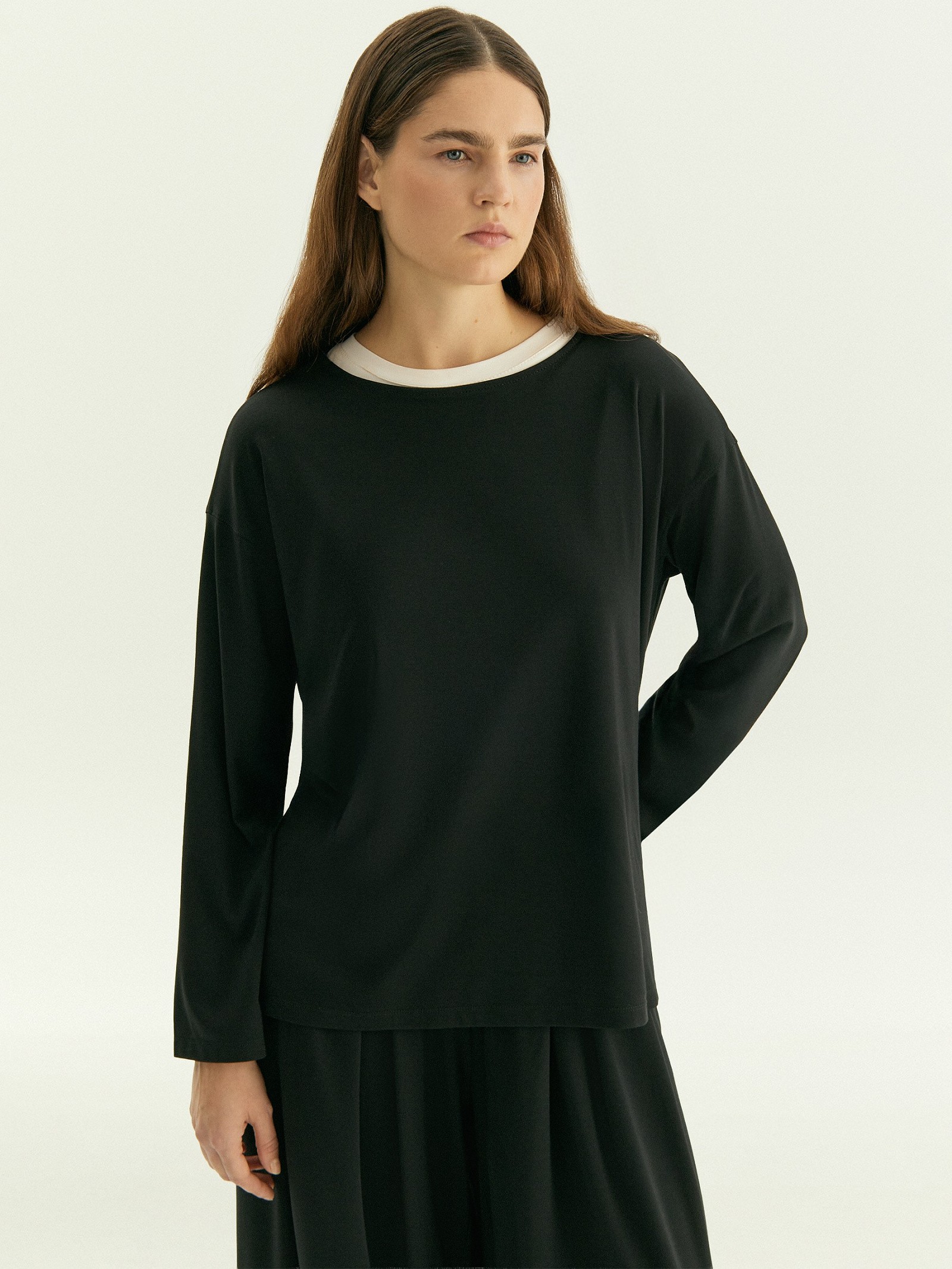 Лонгслив однотонный