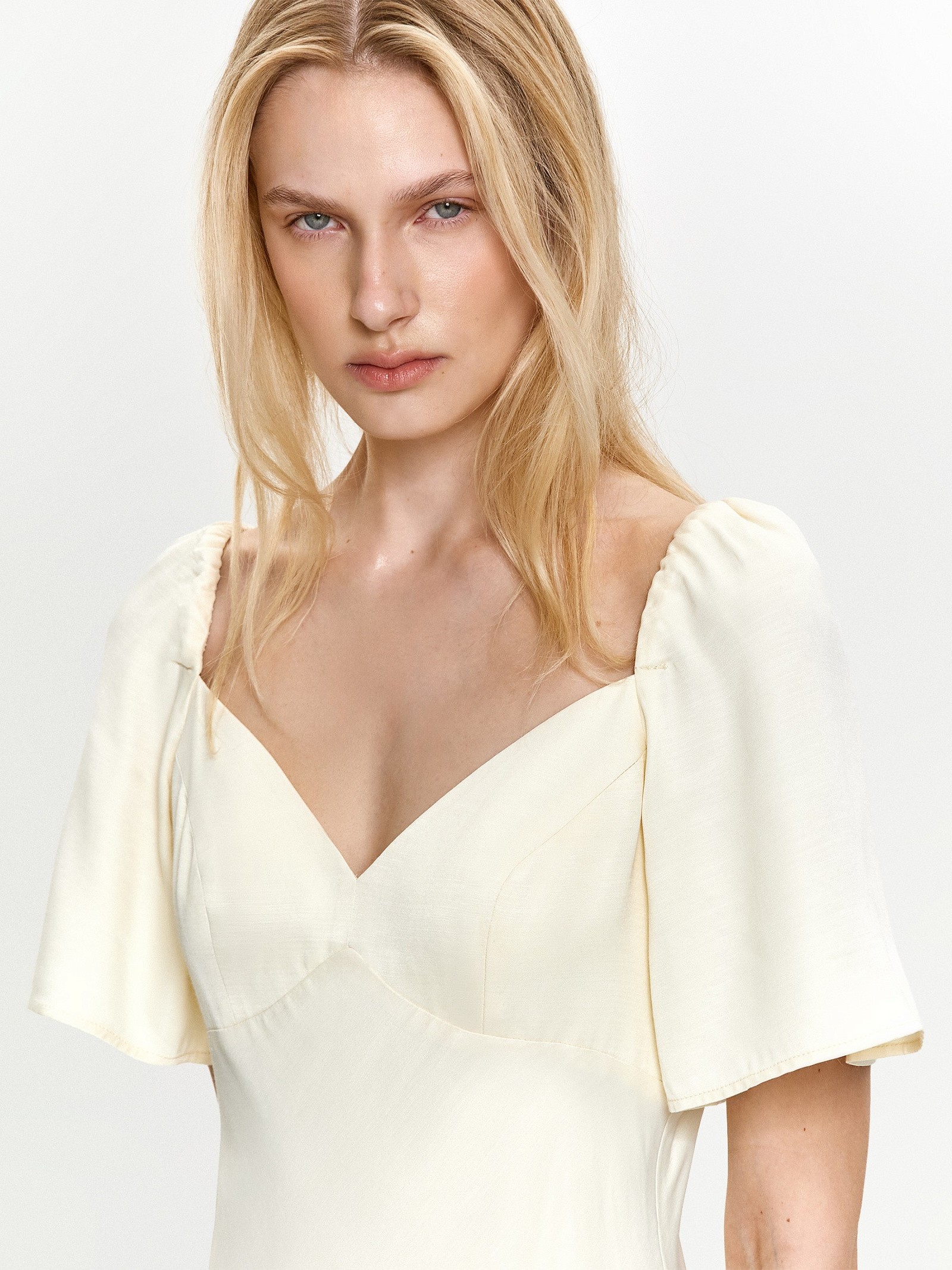 Платье приталенное