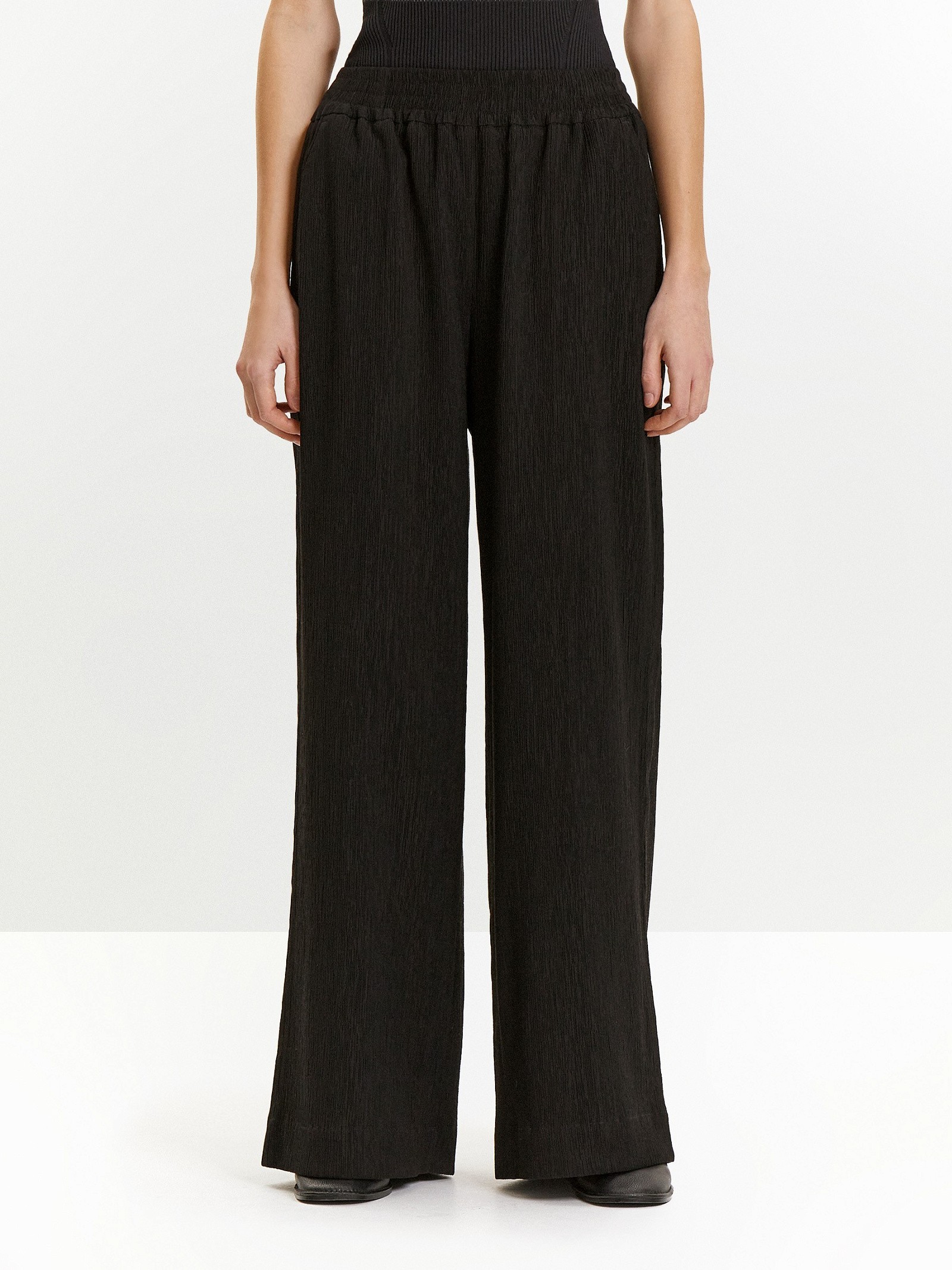 Брюки широкого кроя