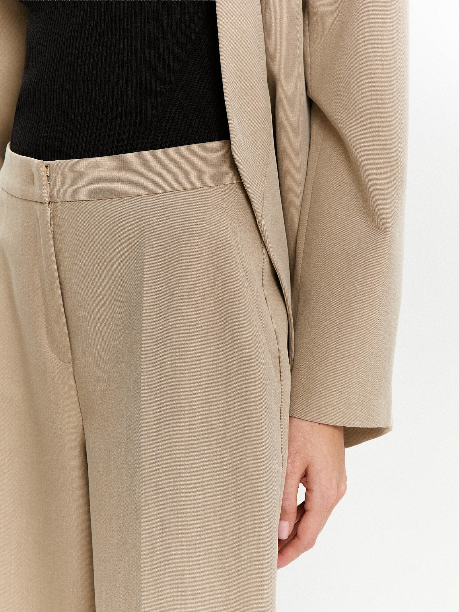 Брюки широкого кроя