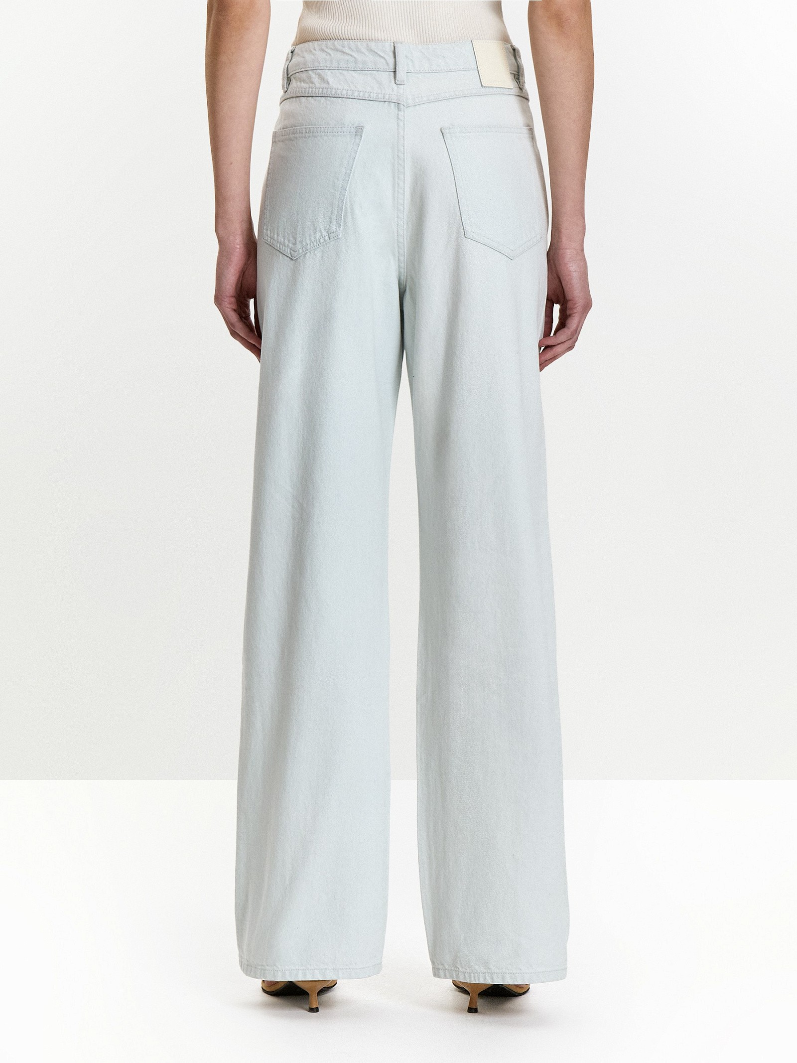 Джинсы прямого кроя