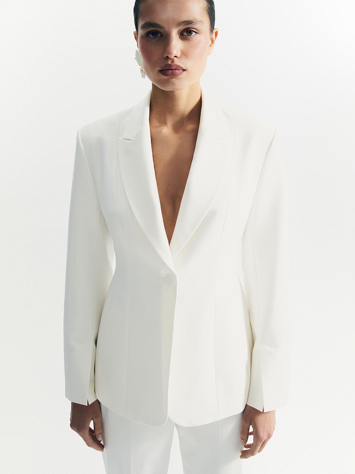 Жакет приталенного кроя