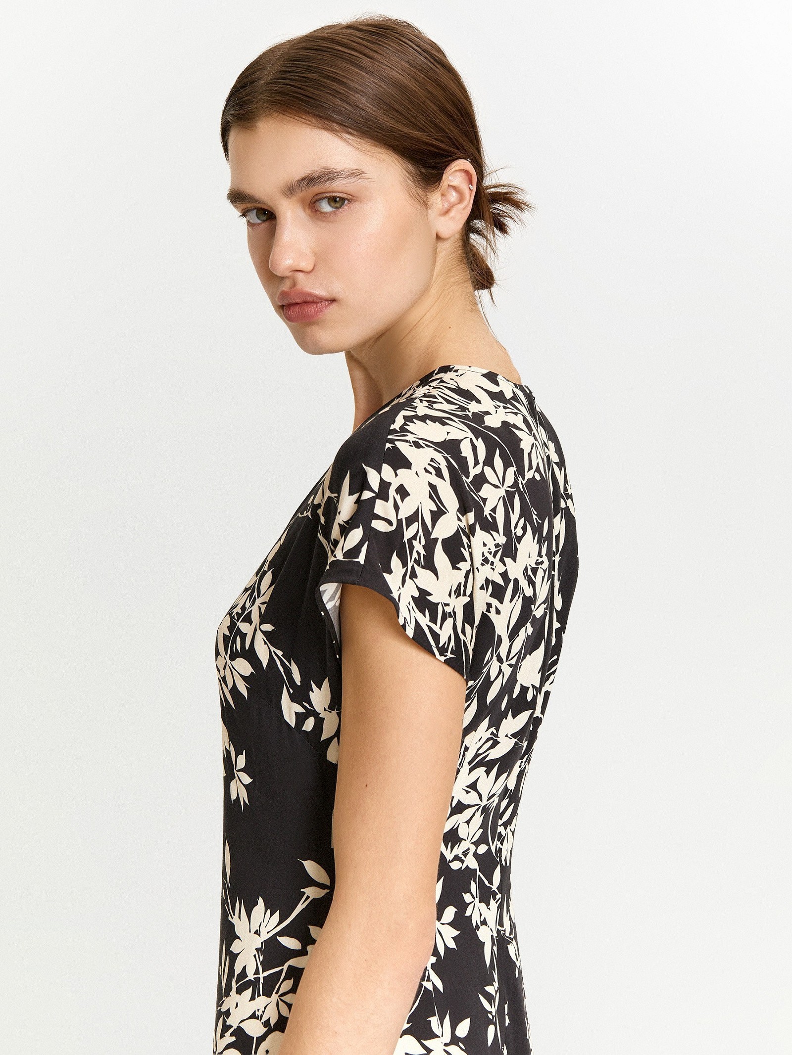 Платье приталенное с принтом