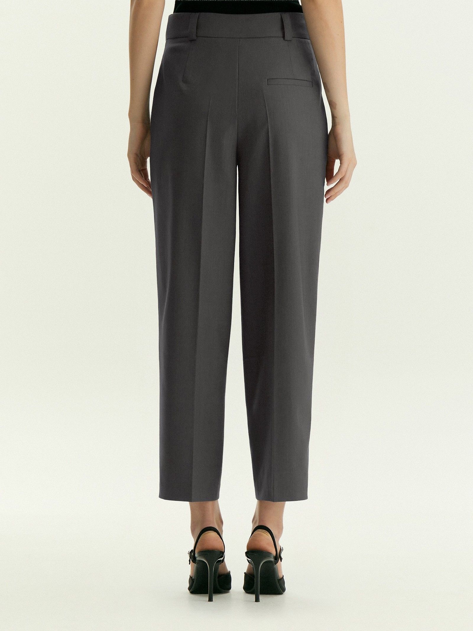 Брюки зауженного кроя из костюмной шерсти