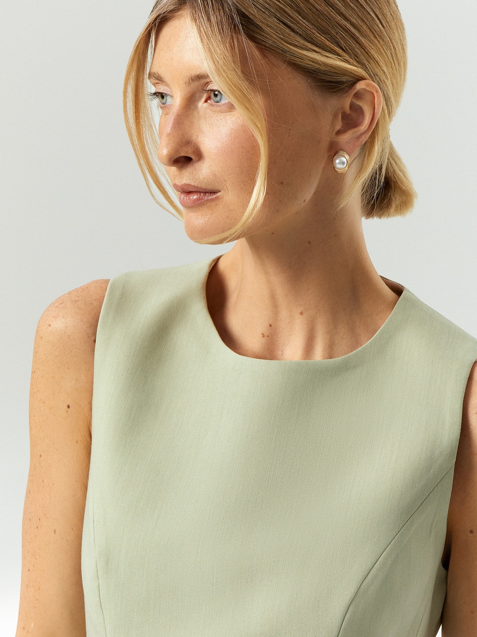 Костюмный топ приталенного кроя