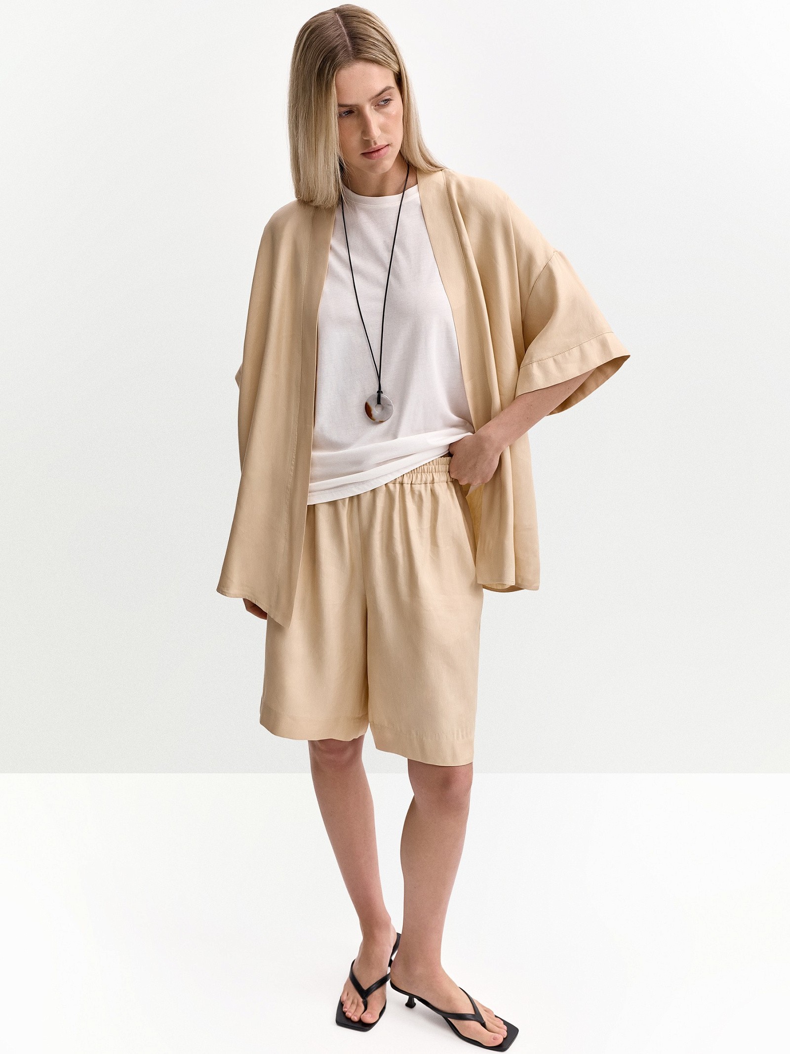 Шорты с карманами