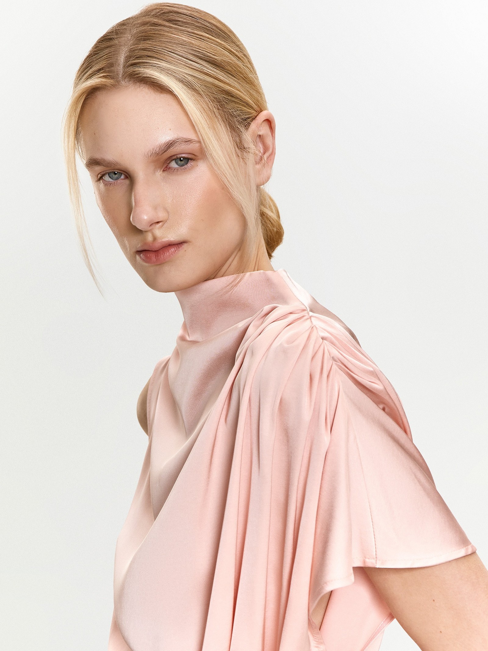 Блузка с поясом