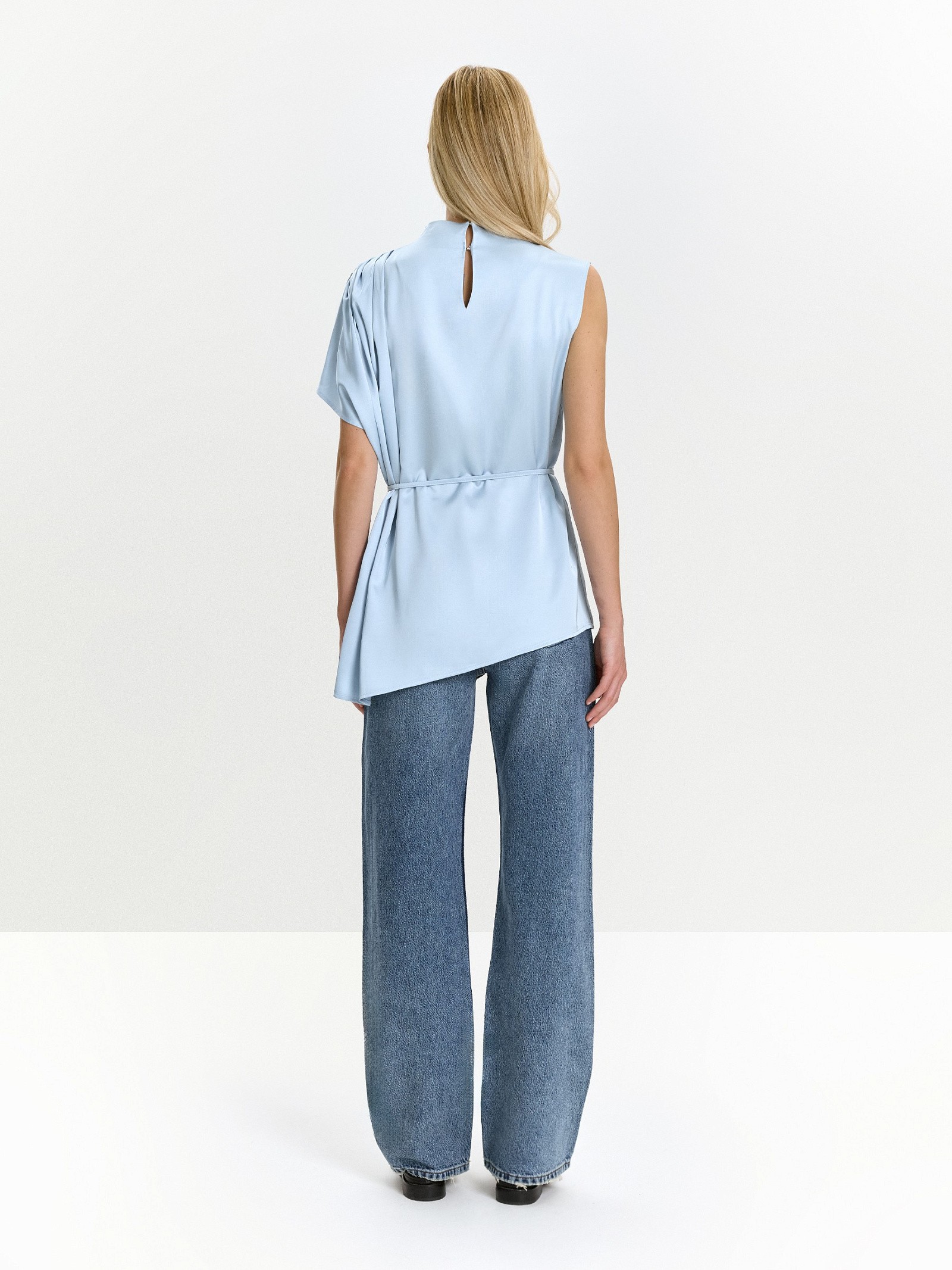 Блузка с поясом