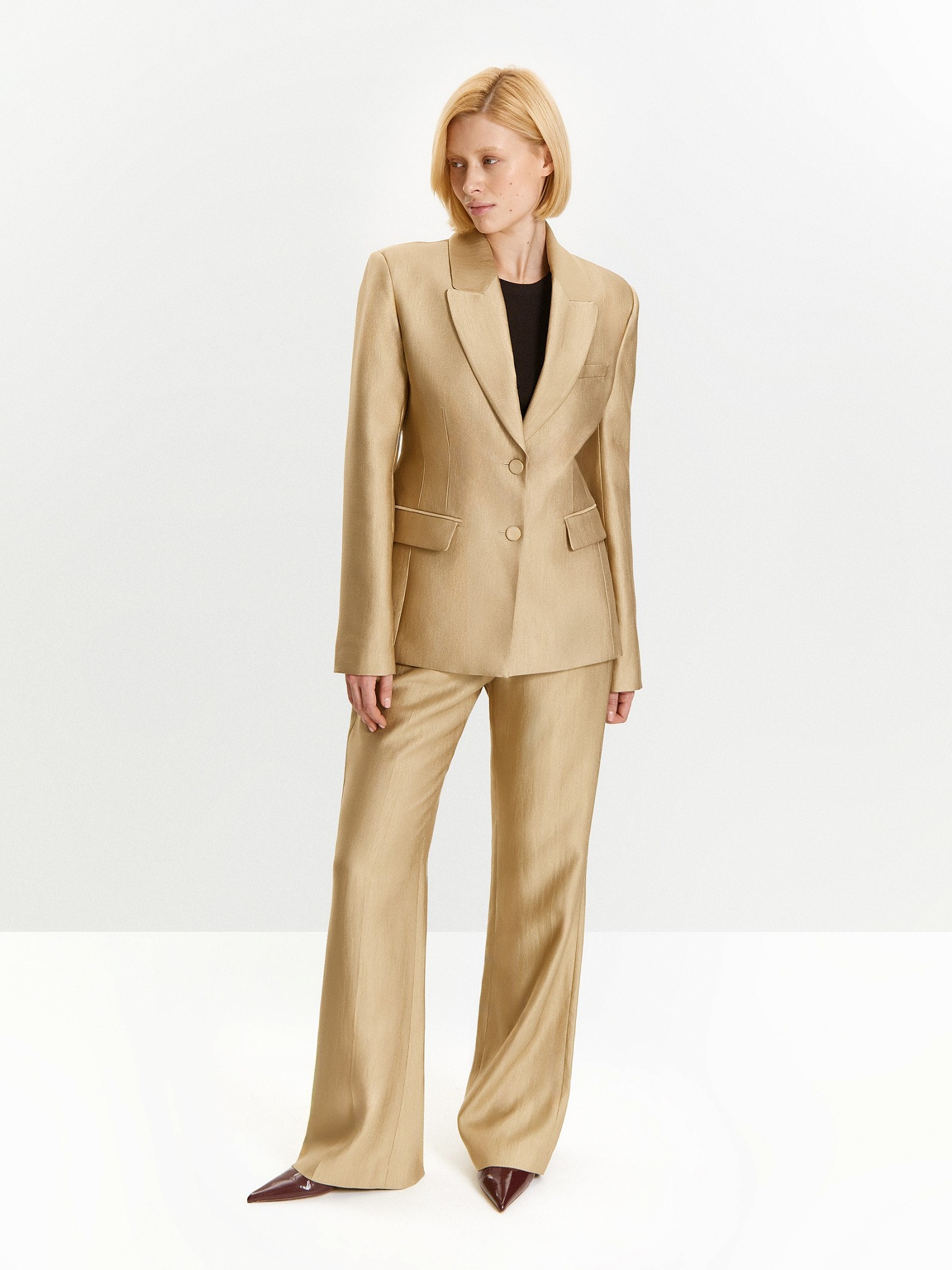 Жакет приталенного кроя