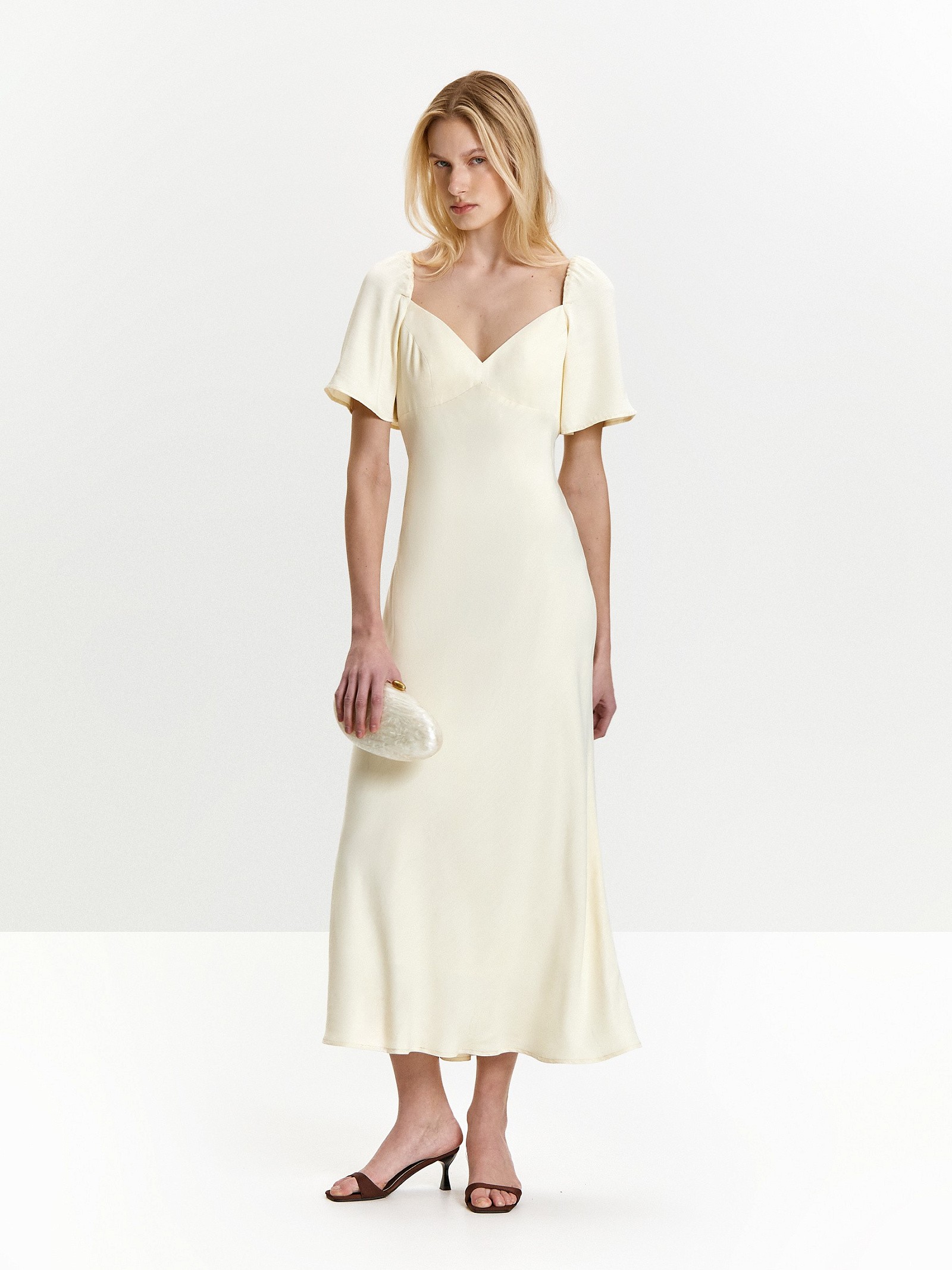 Платье приталенное