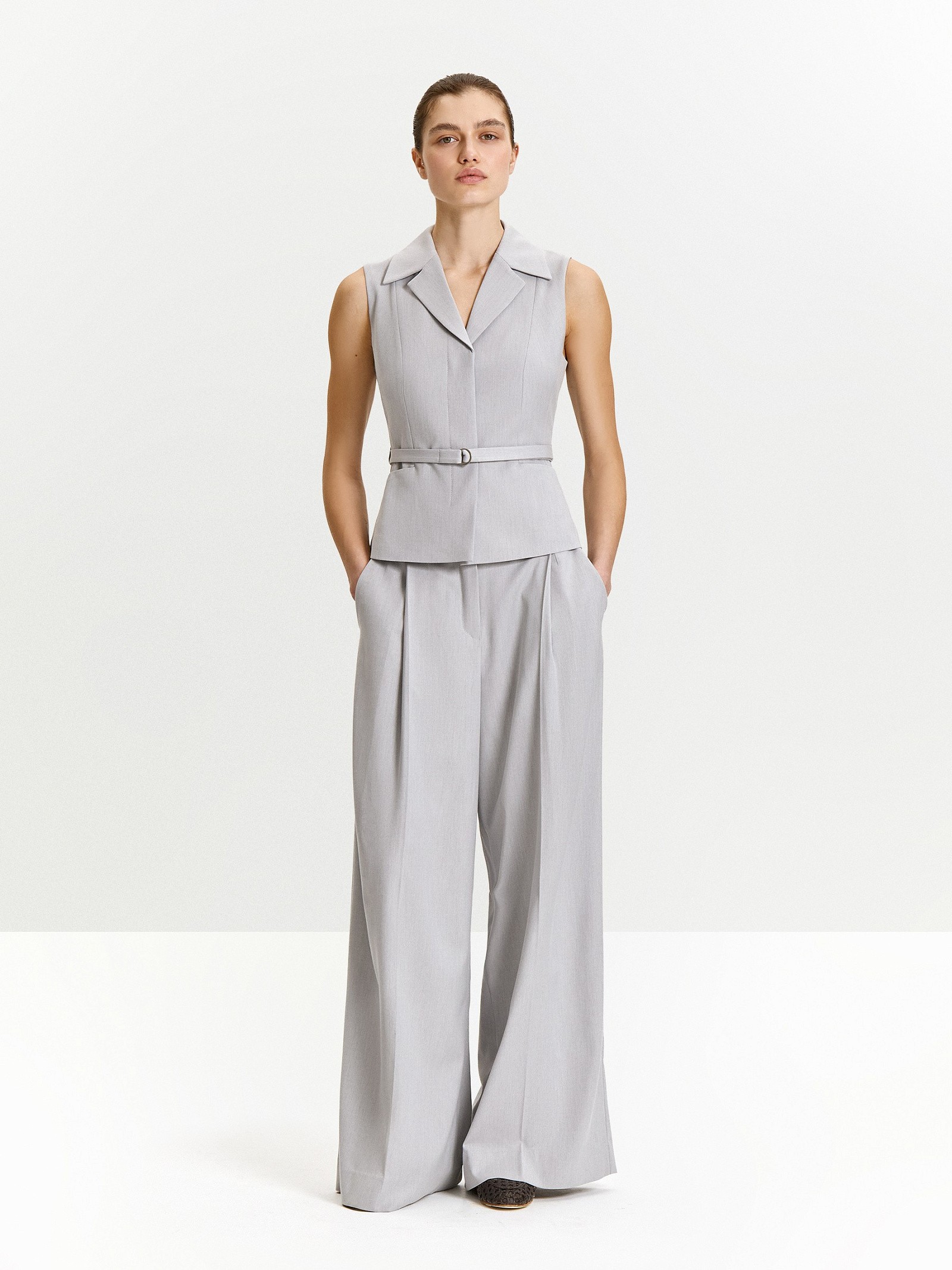 Жилет с поясом