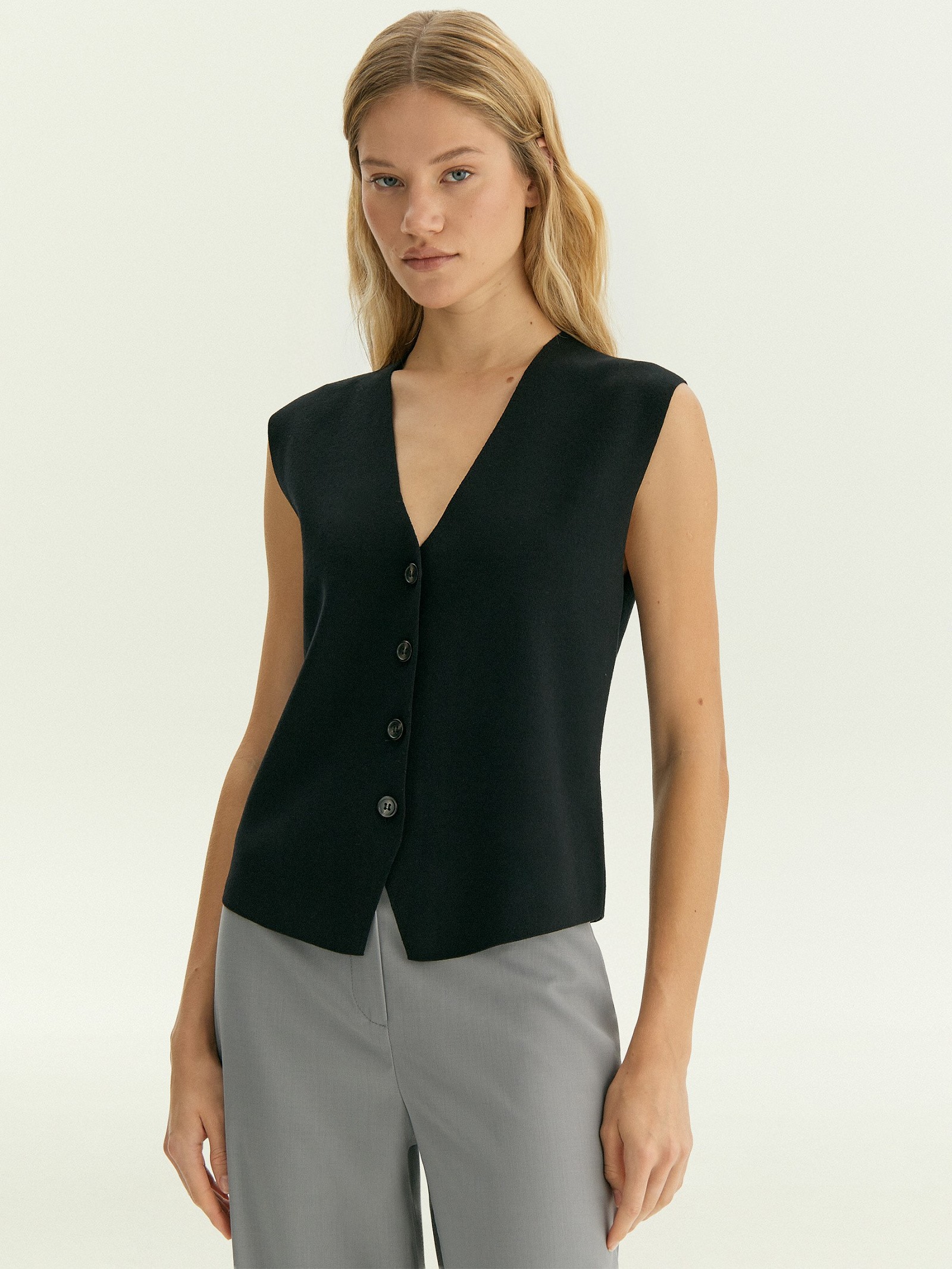 Вязаный жилет с добавлением шерсти