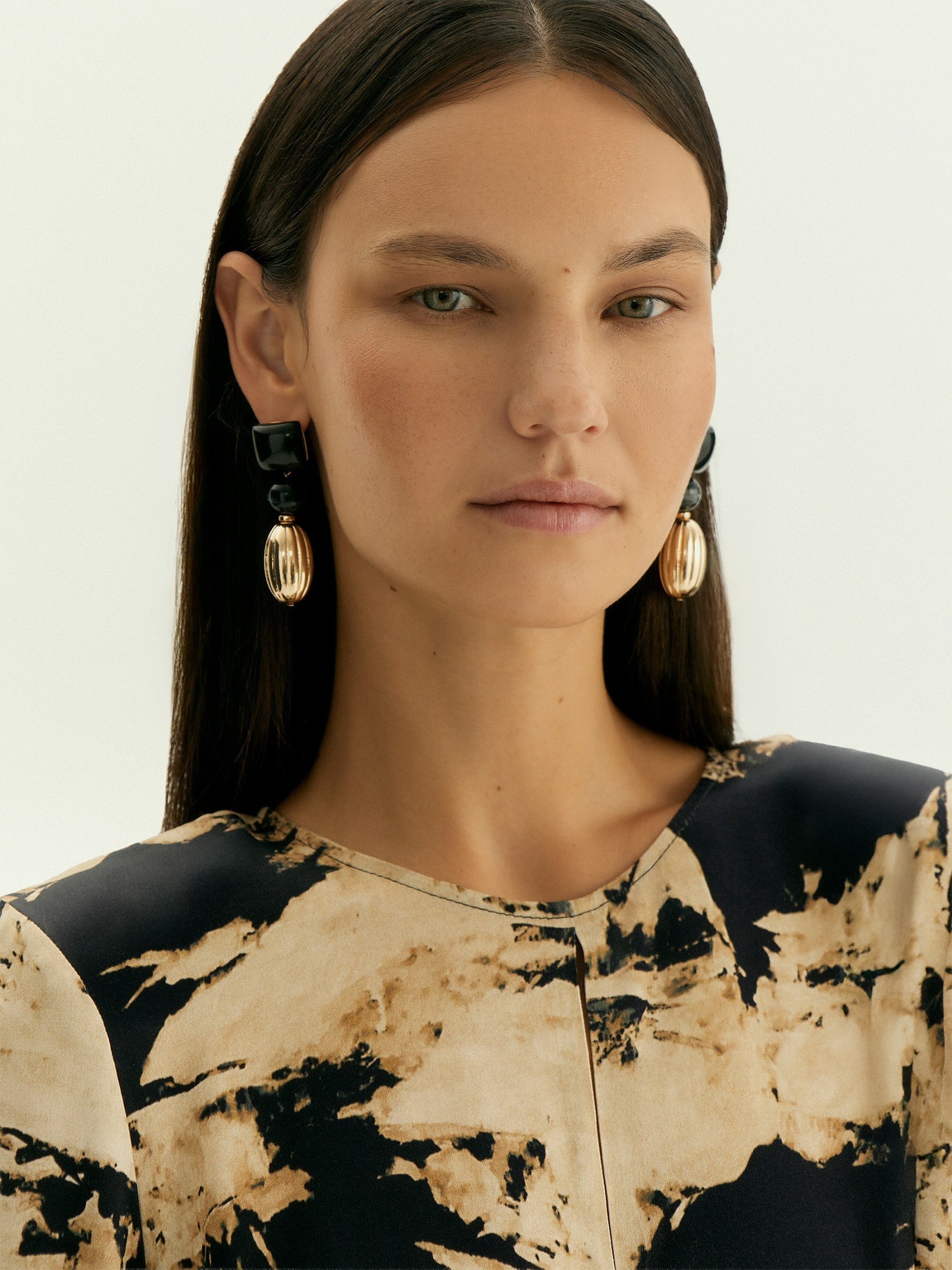 Платье с абстрактым принтом