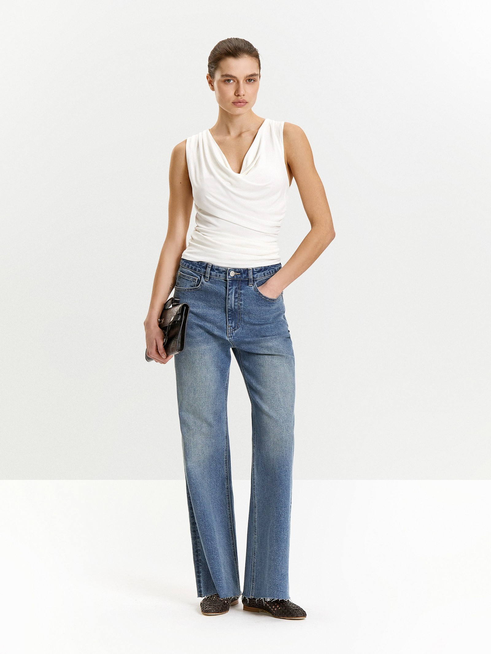 Топ из 100% вискозы с драпировкой