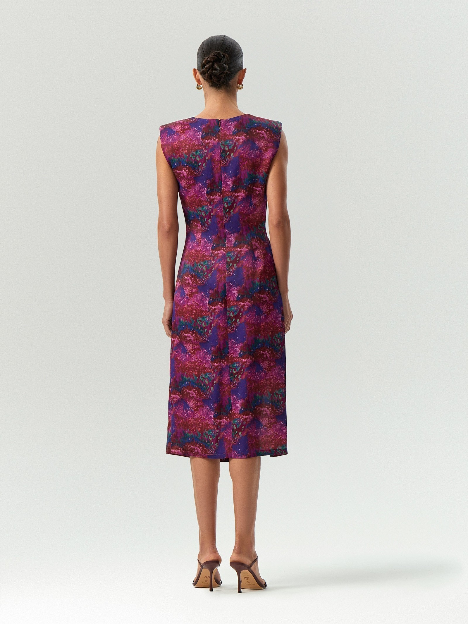 Платье-футляр миди с разрезом