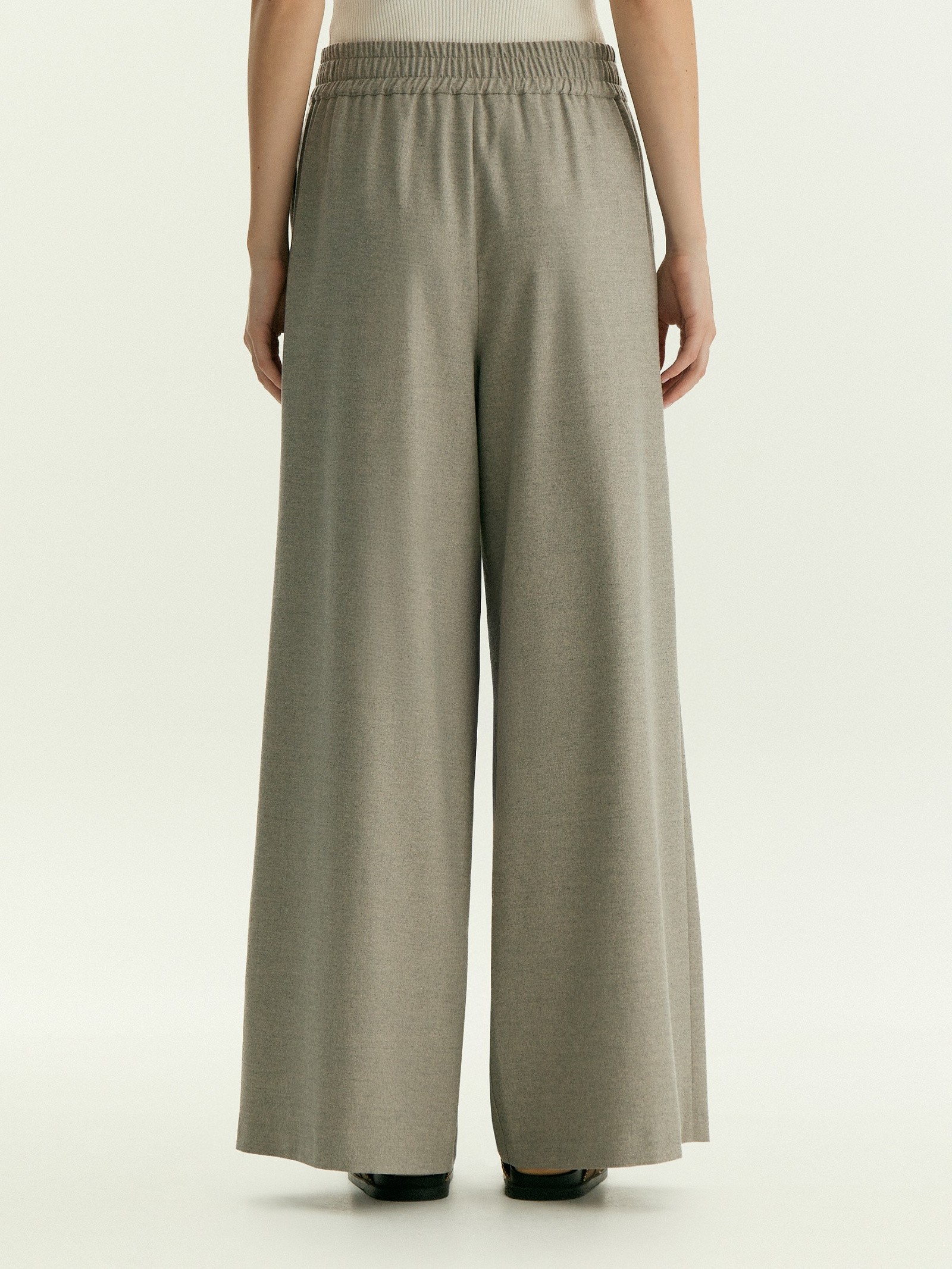 Брюки широкого кроя