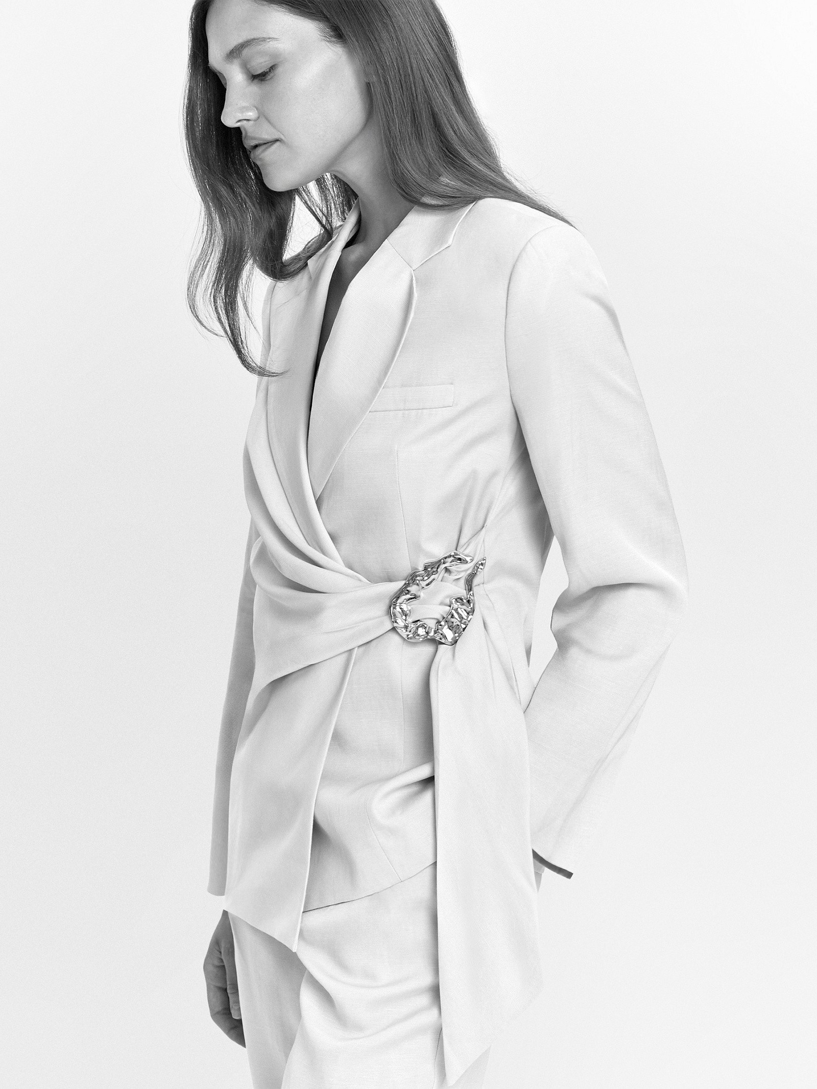 Жакет с поясом на запах с добавлением льна