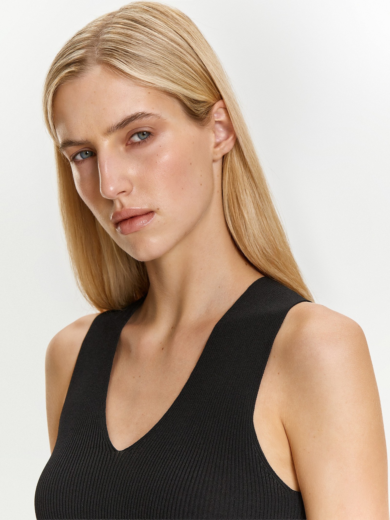 Трикотажный топ с v-образным вырезом