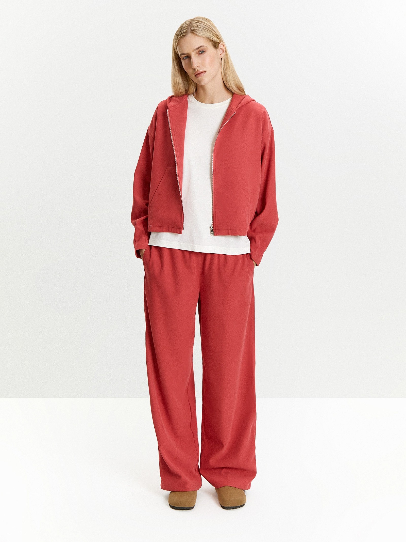 Брюки прямого кроя из трикотажа