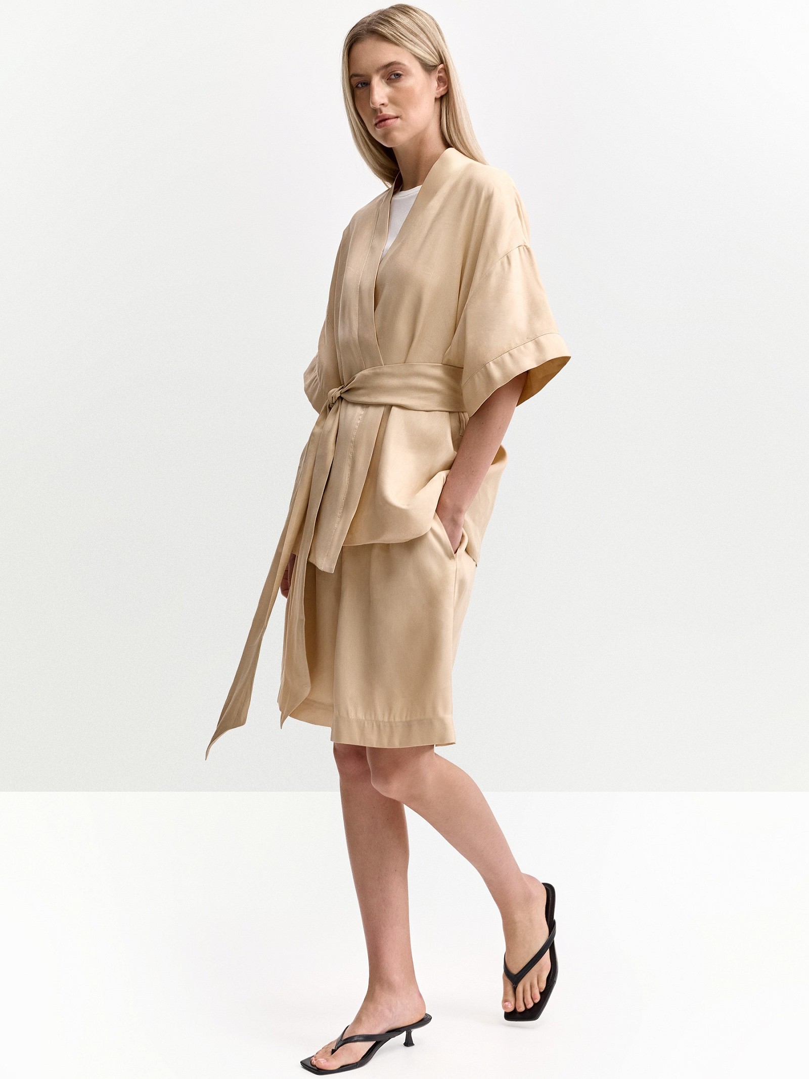 Шорты с карманами