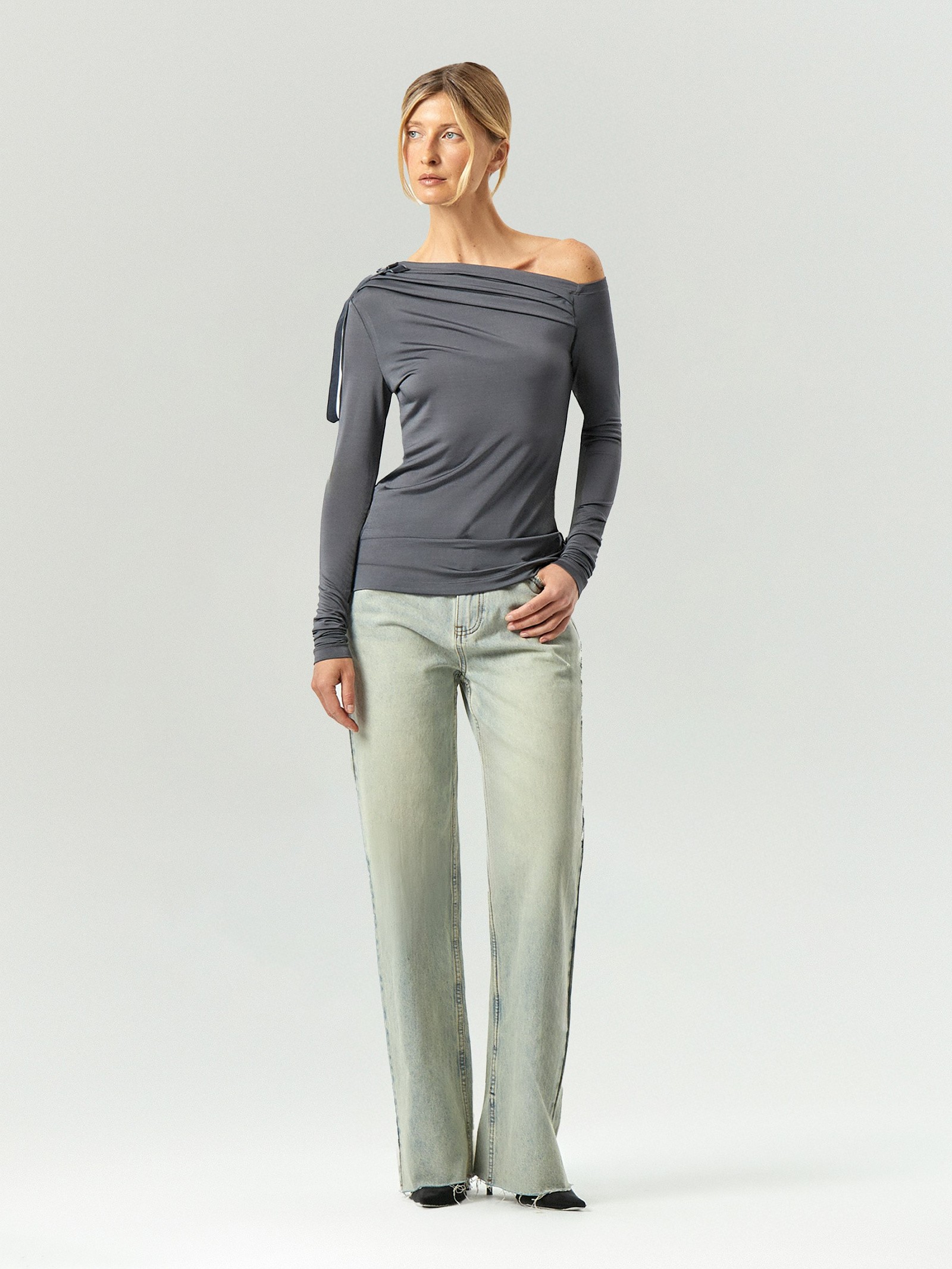 Лонгслив с ассиметрией