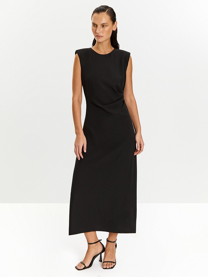 Платье без рукавов