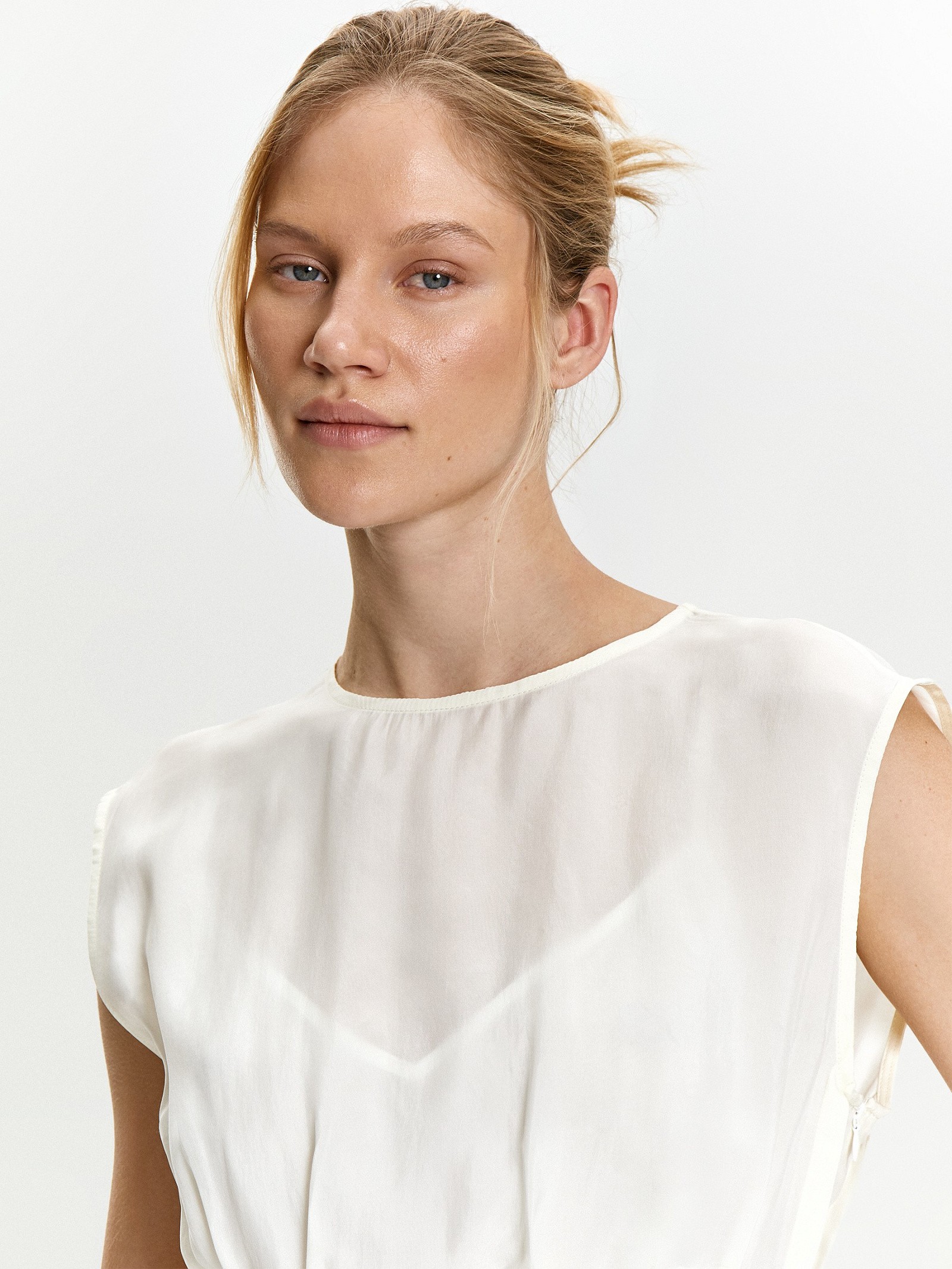 Блузка однотонная