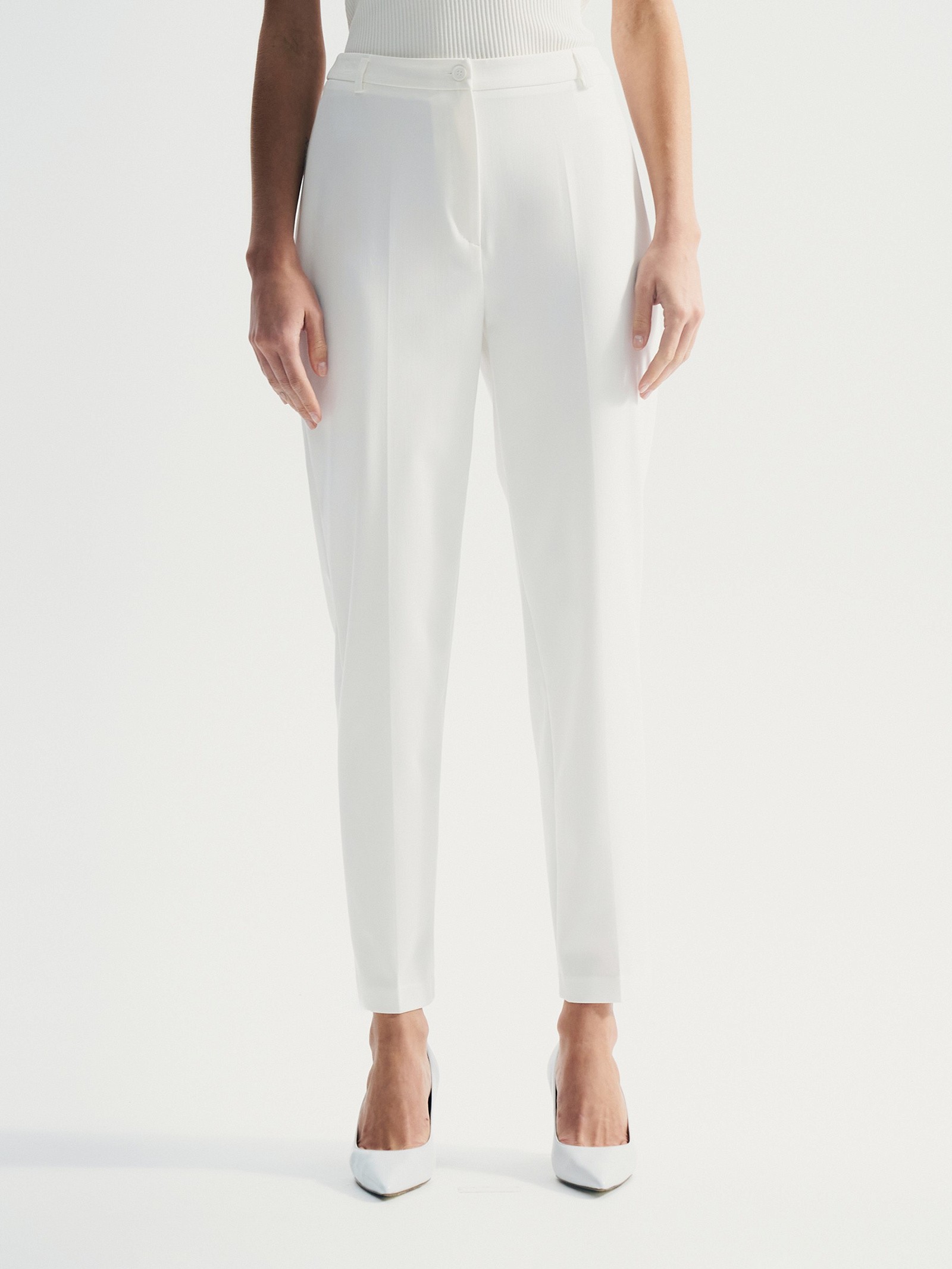 Брюки зауженного кроя