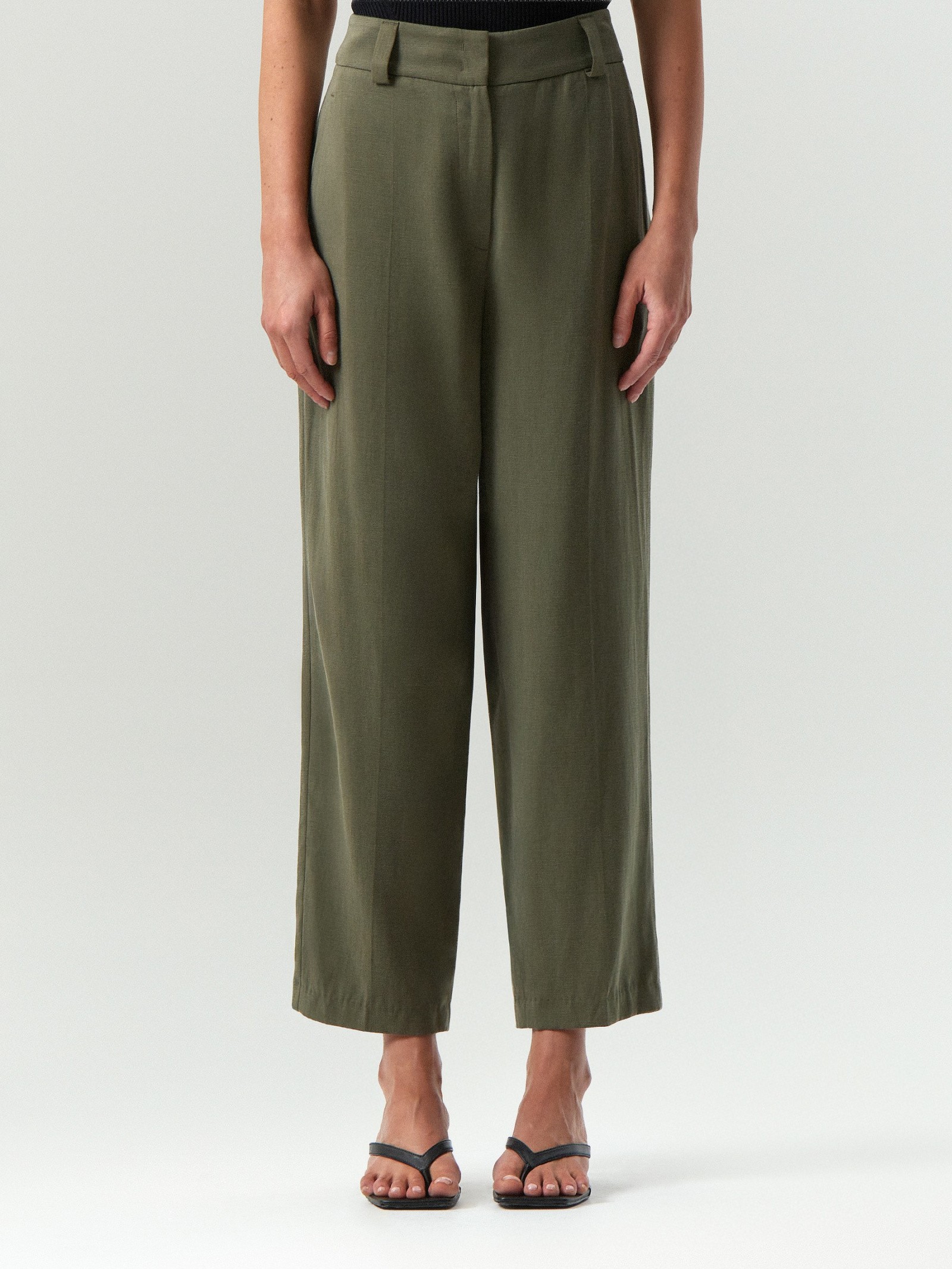 Брюки зауженного кроя из тенсела