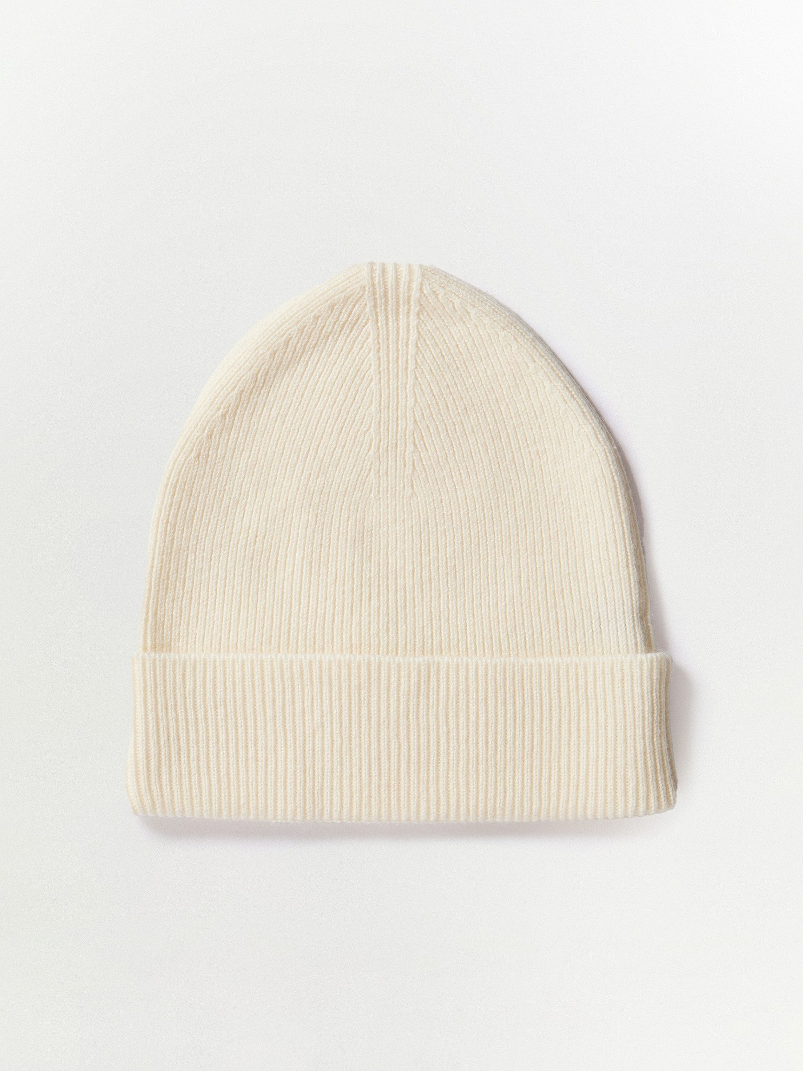 Шапка из шерсти и кашемира