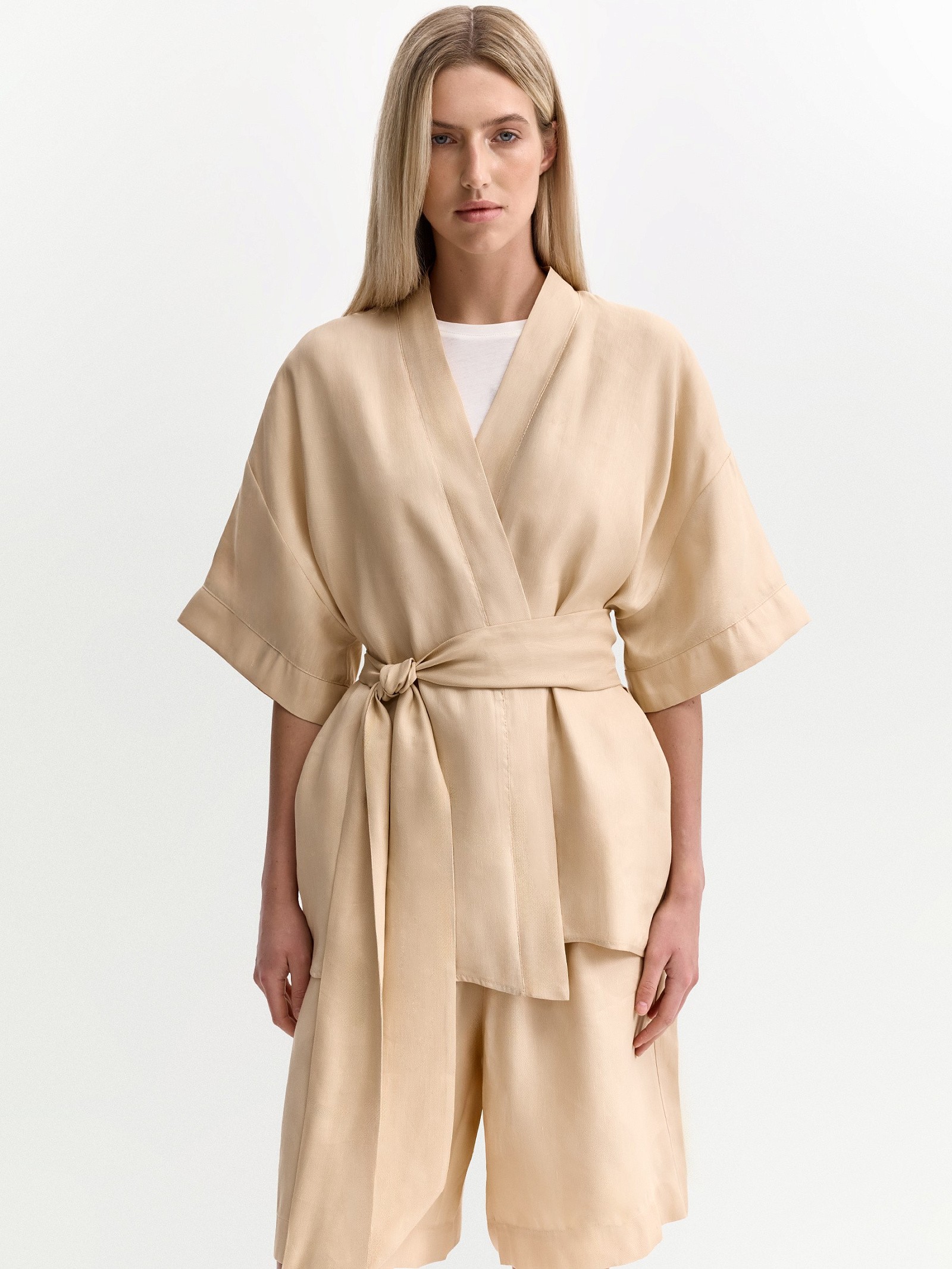 Блузка с поясом