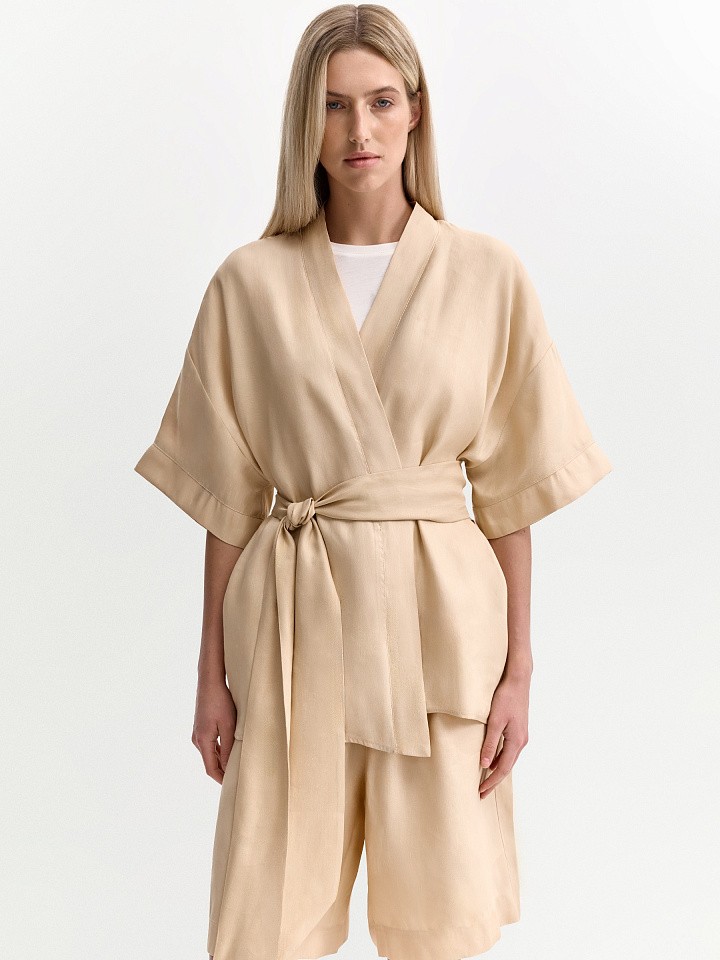 Блузка с поясом