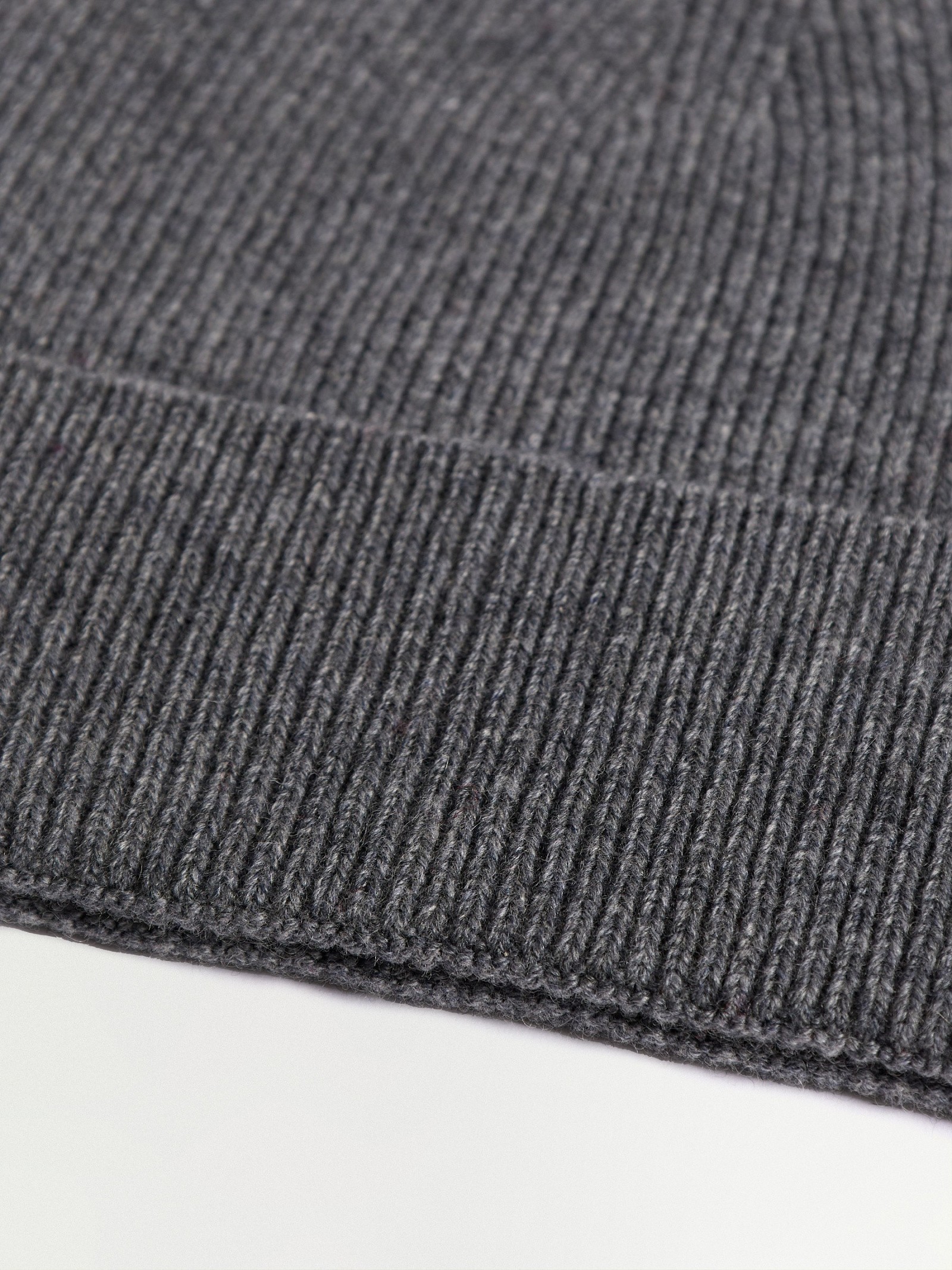 Шапка из шерсти и кашемира