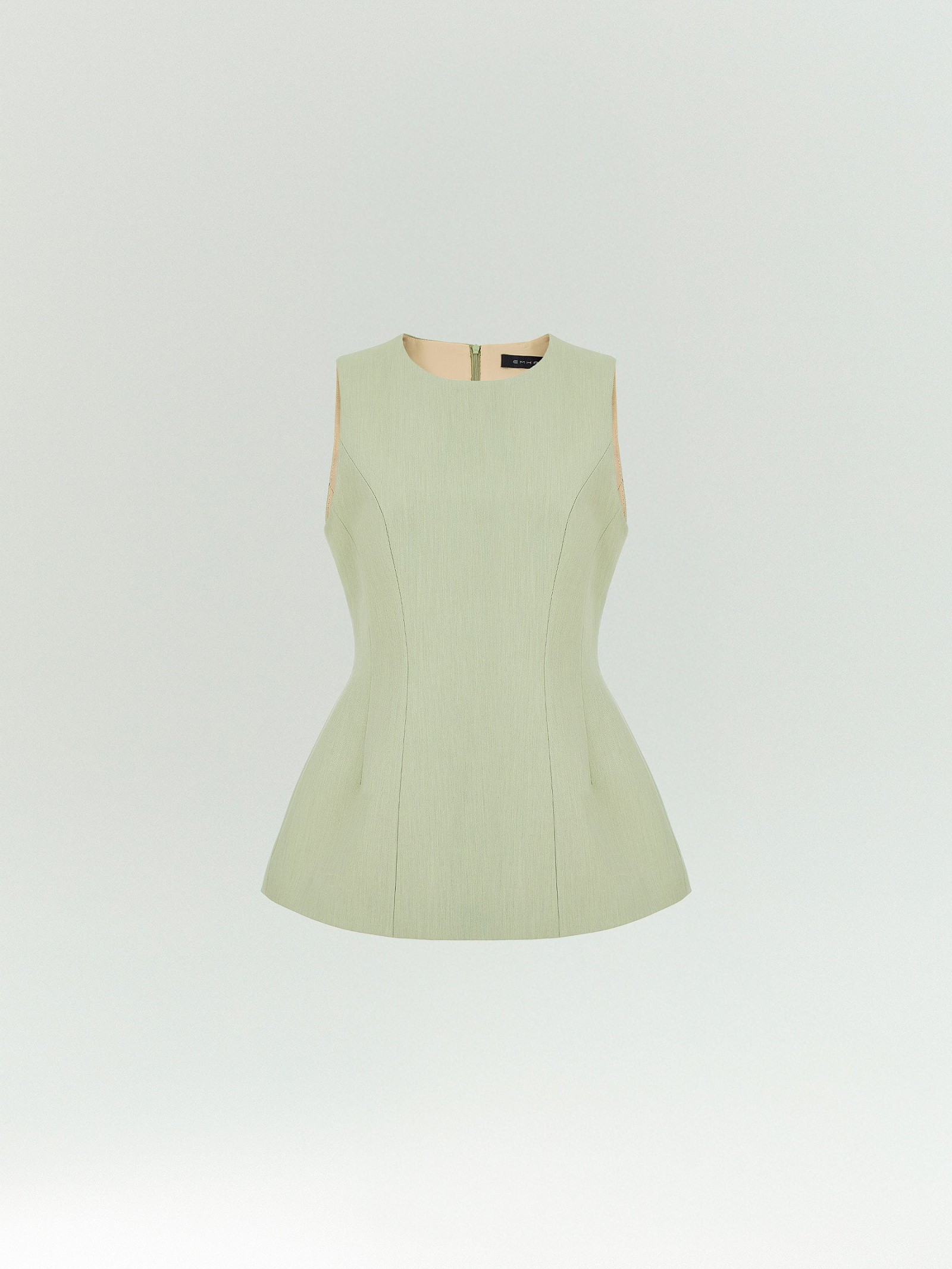 Костюмный топ приталенного кроя