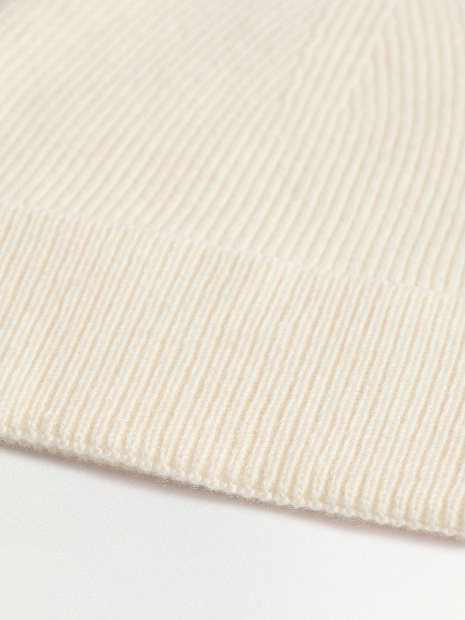 Шапка из шерсти и кашемира