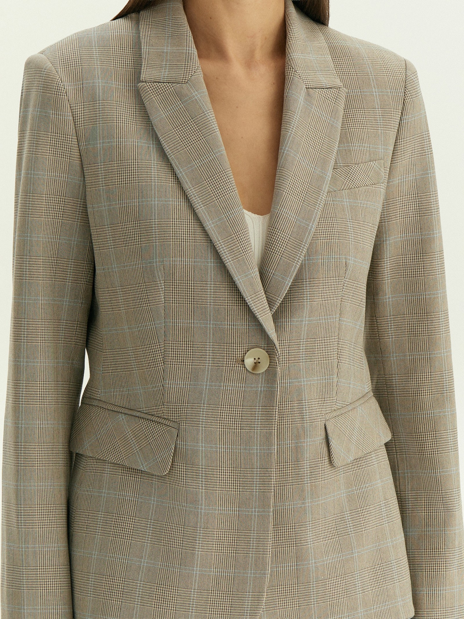 Однобортный жакет в клетку