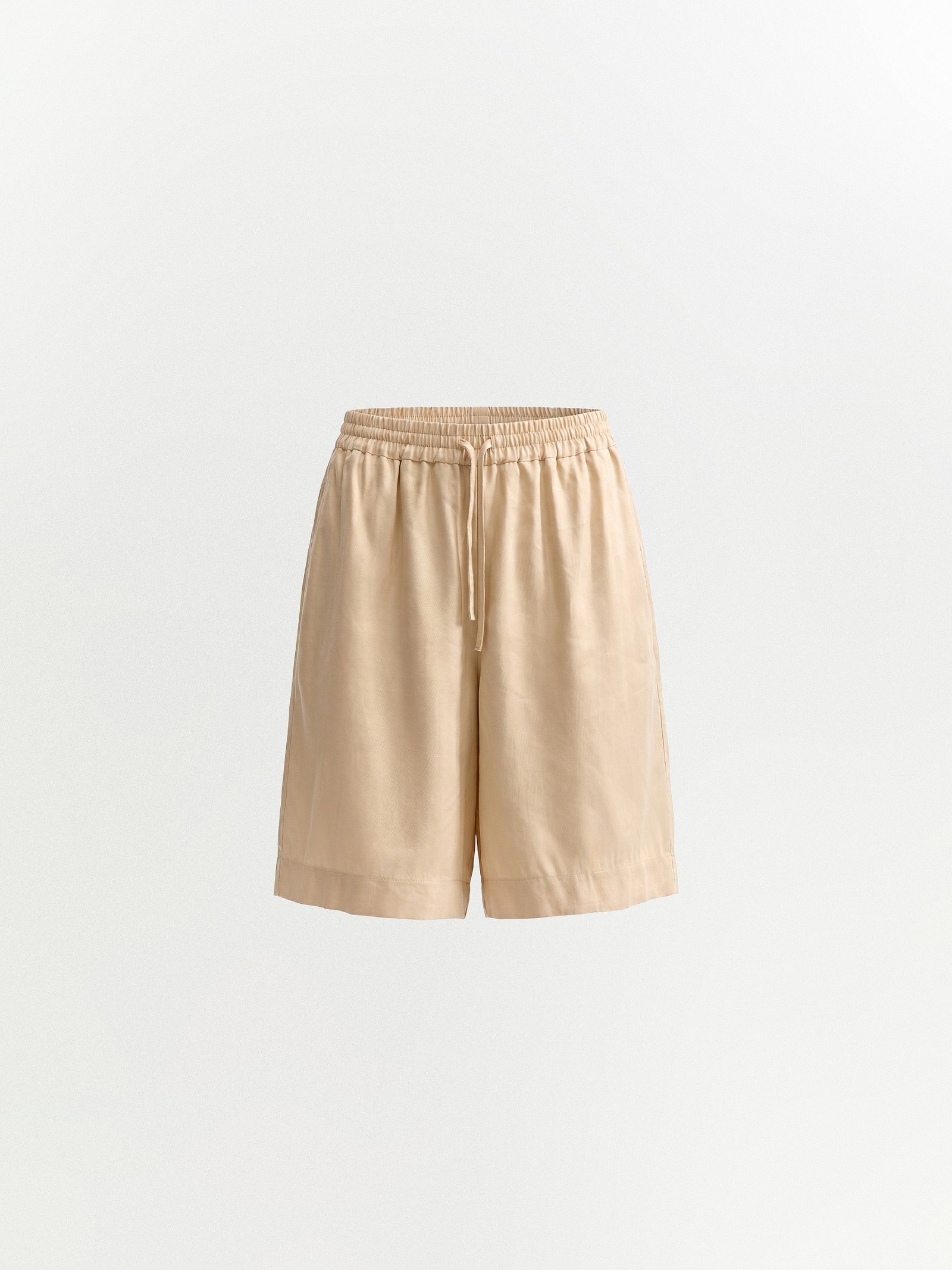 Шорты с карманами