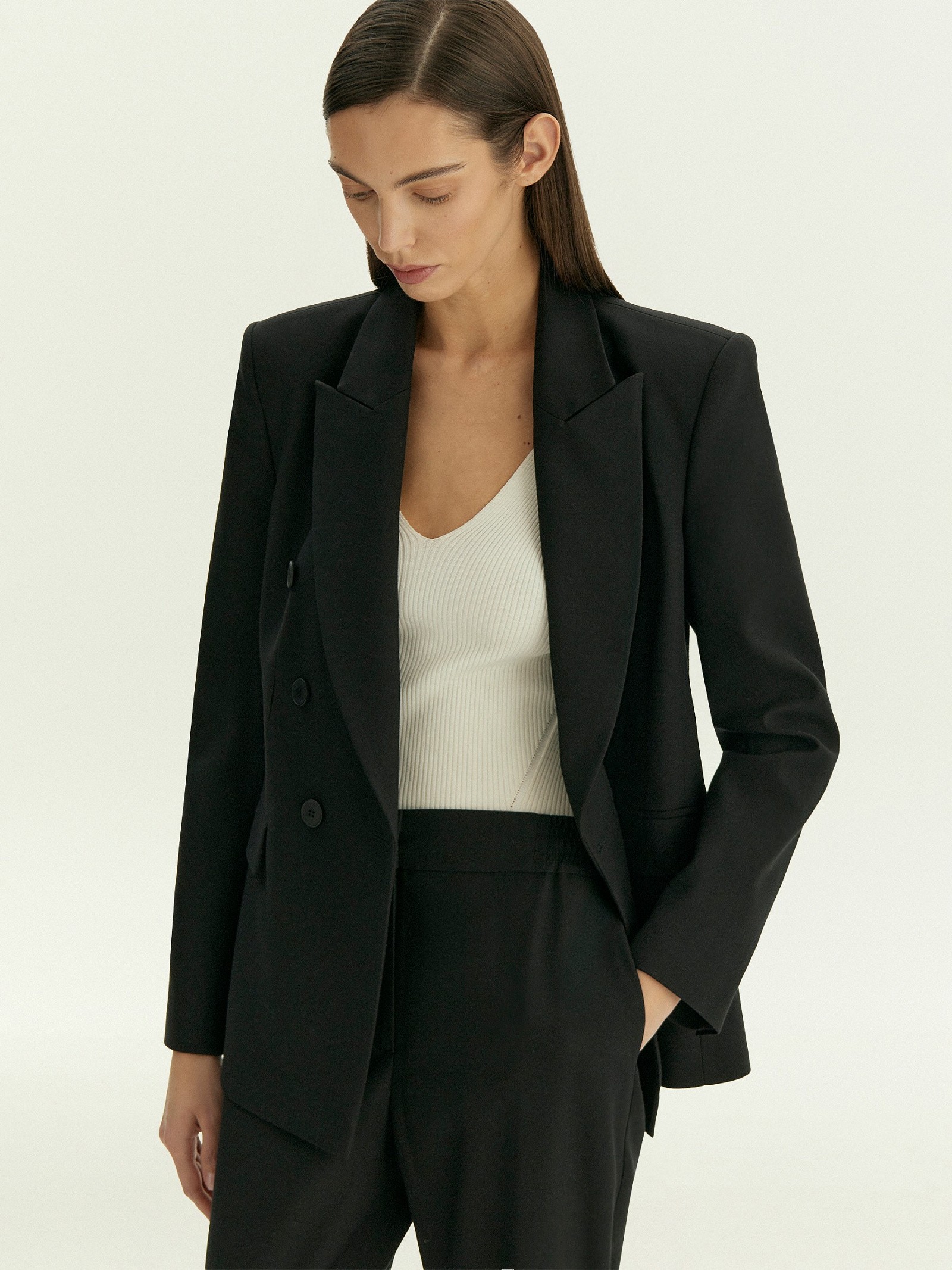 Двубортный жакет из костюмной шерсти