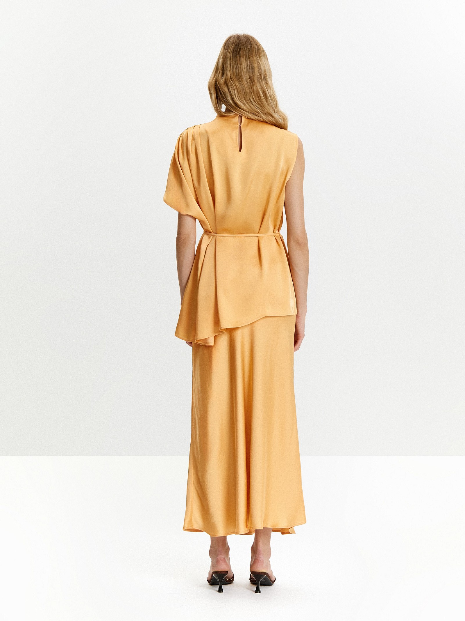 Блузка с поясом