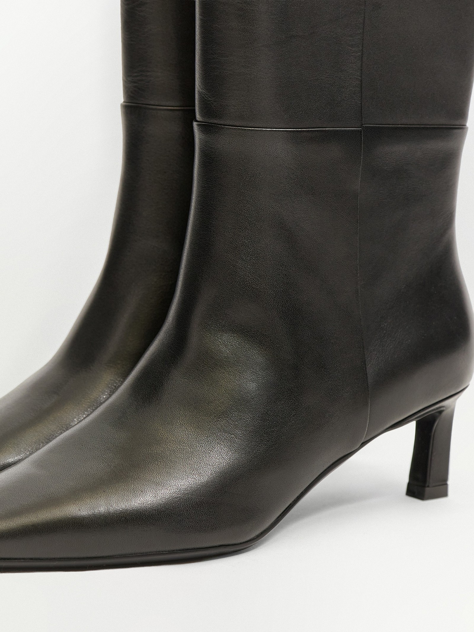 Сапоги из натуральной кожи