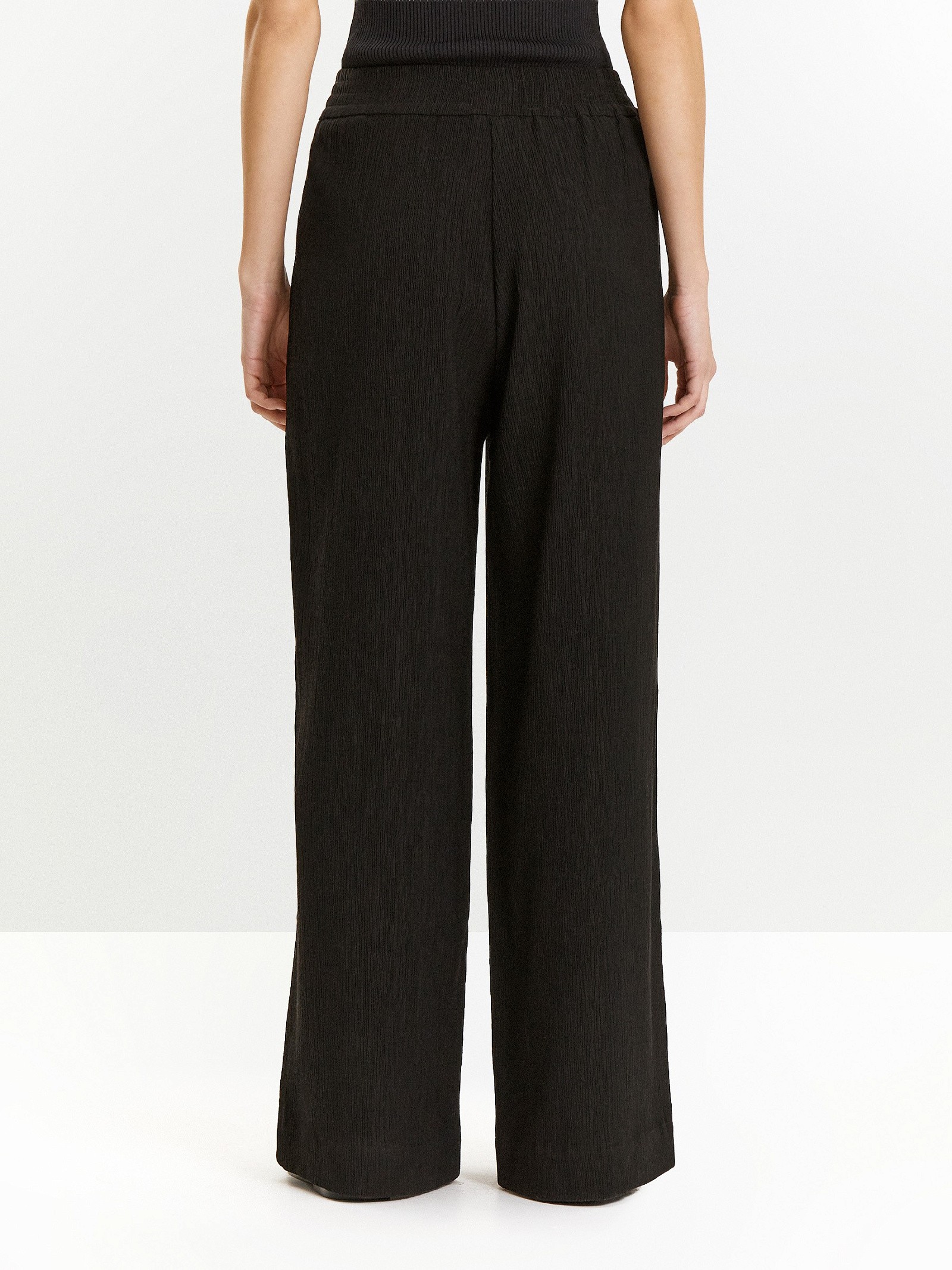 Брюки широкого кроя