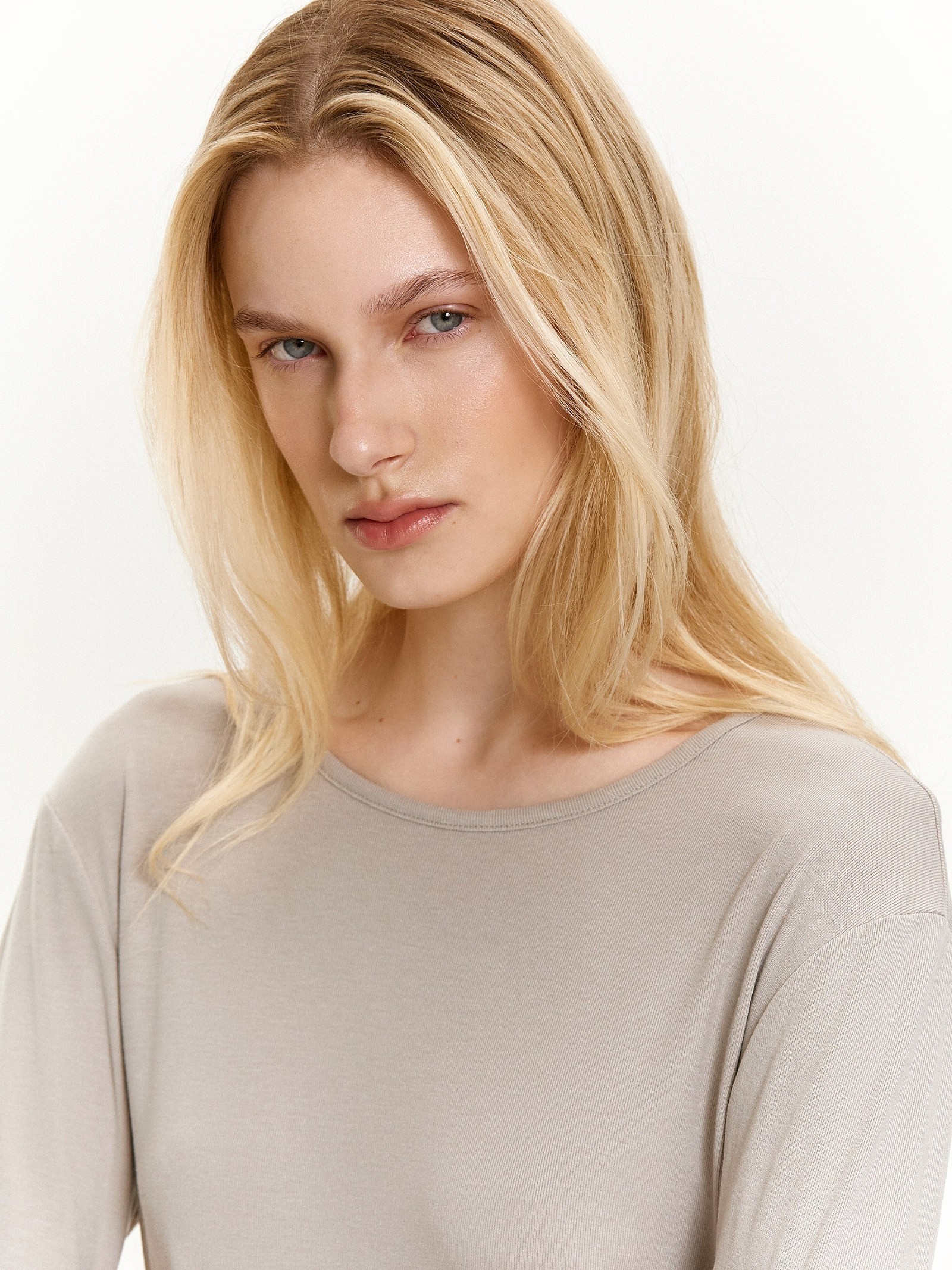 Лонгслив однотонный из вискозы