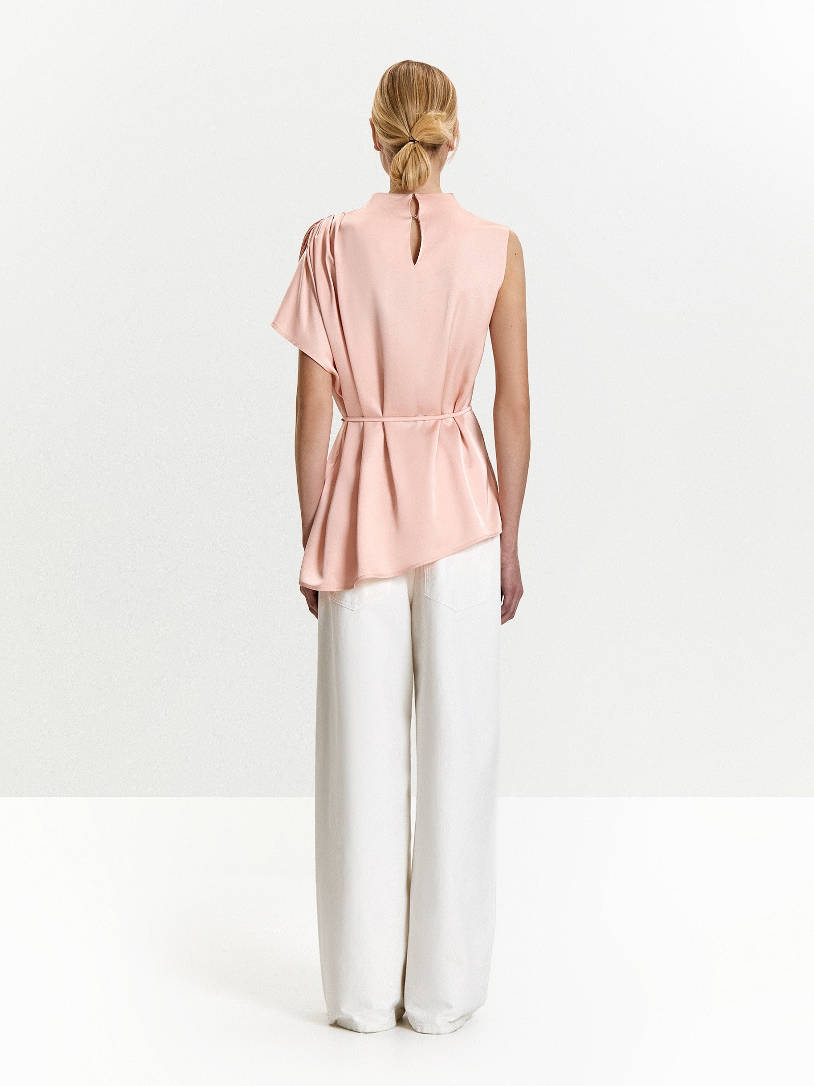 Блузка с поясом