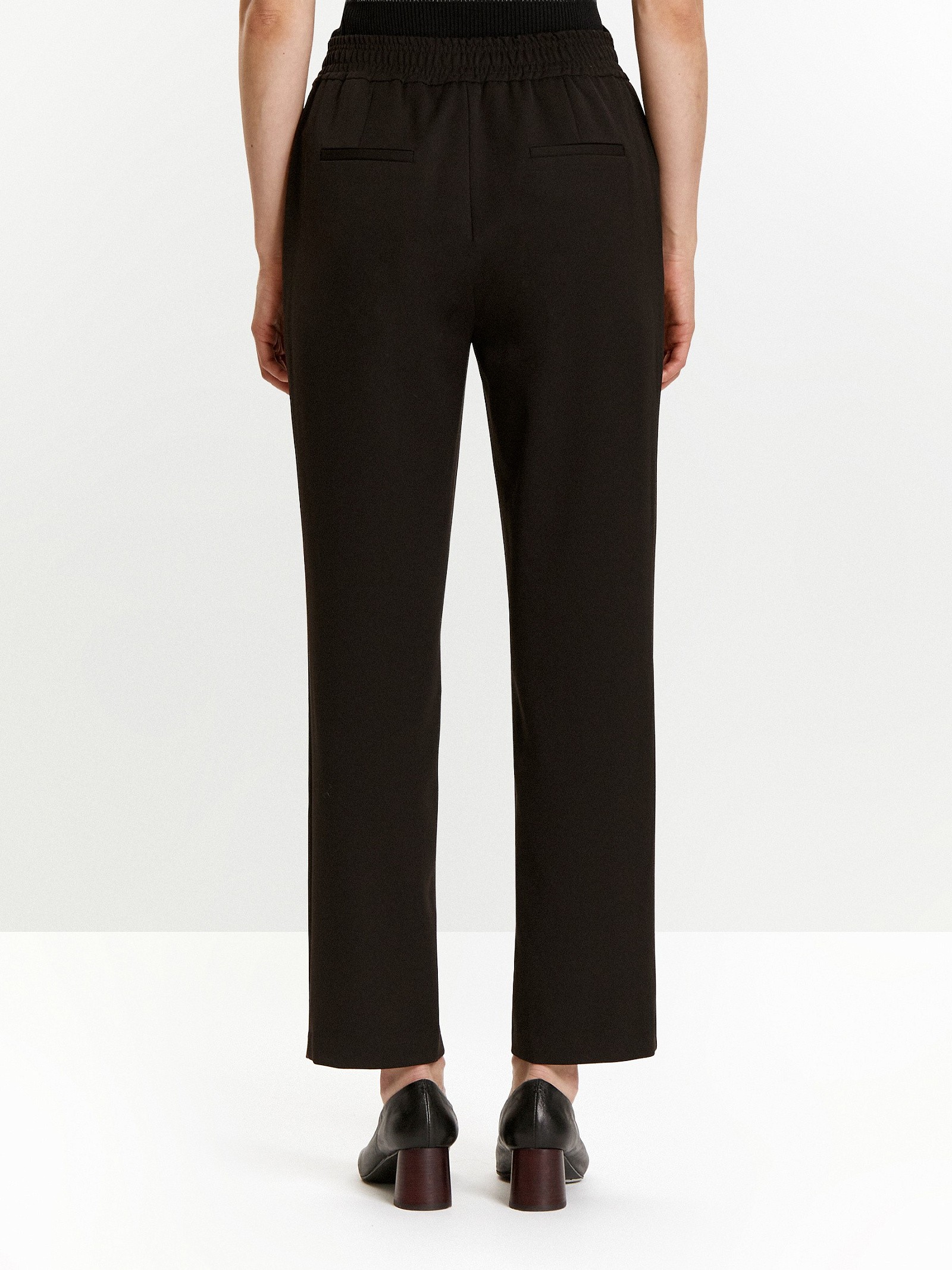 Брюки зауженного кроя