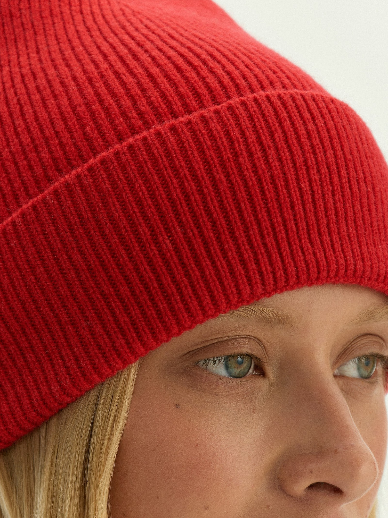 Шапка из шерсти и кашемира