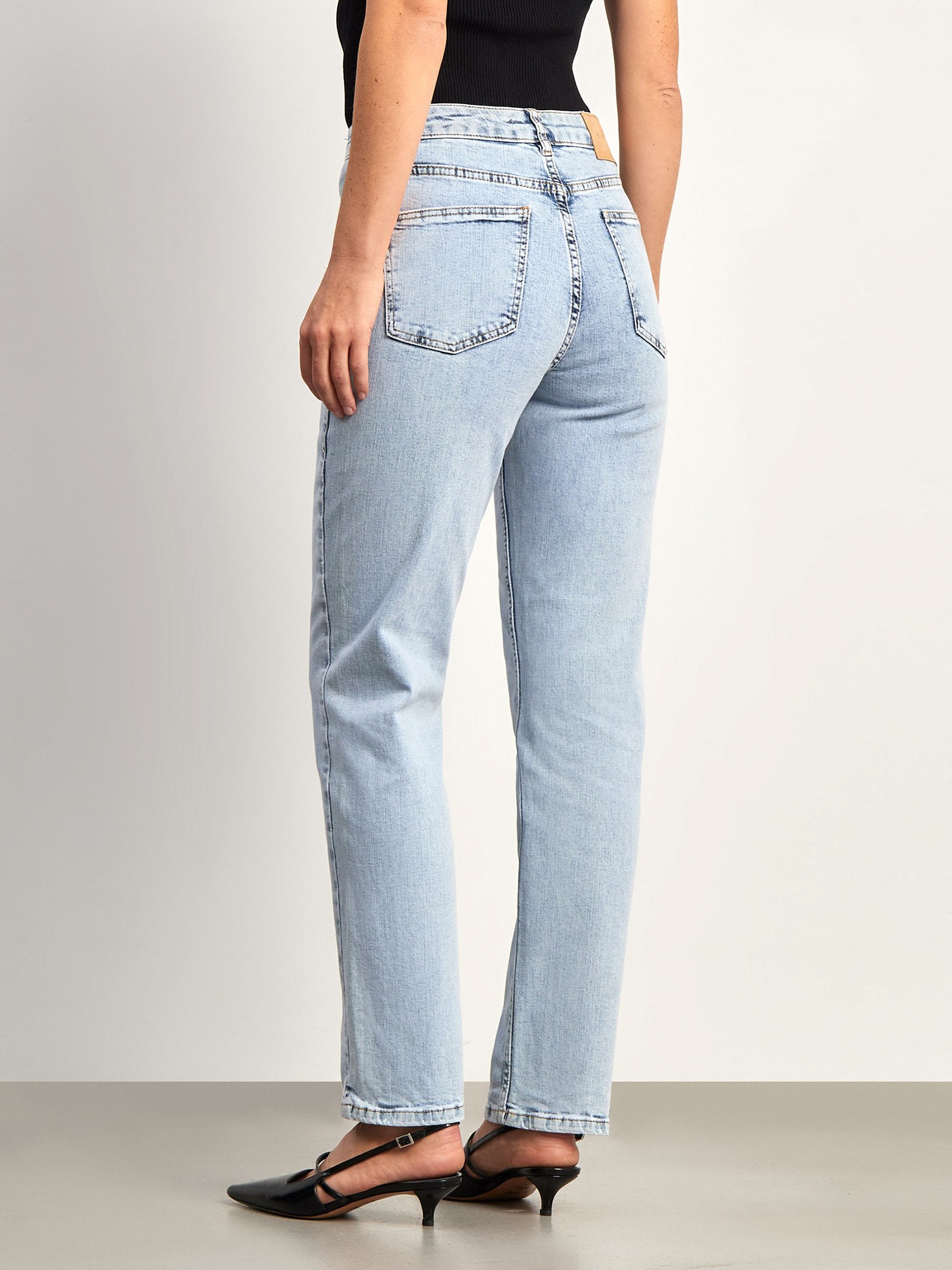 Джинсы прямые