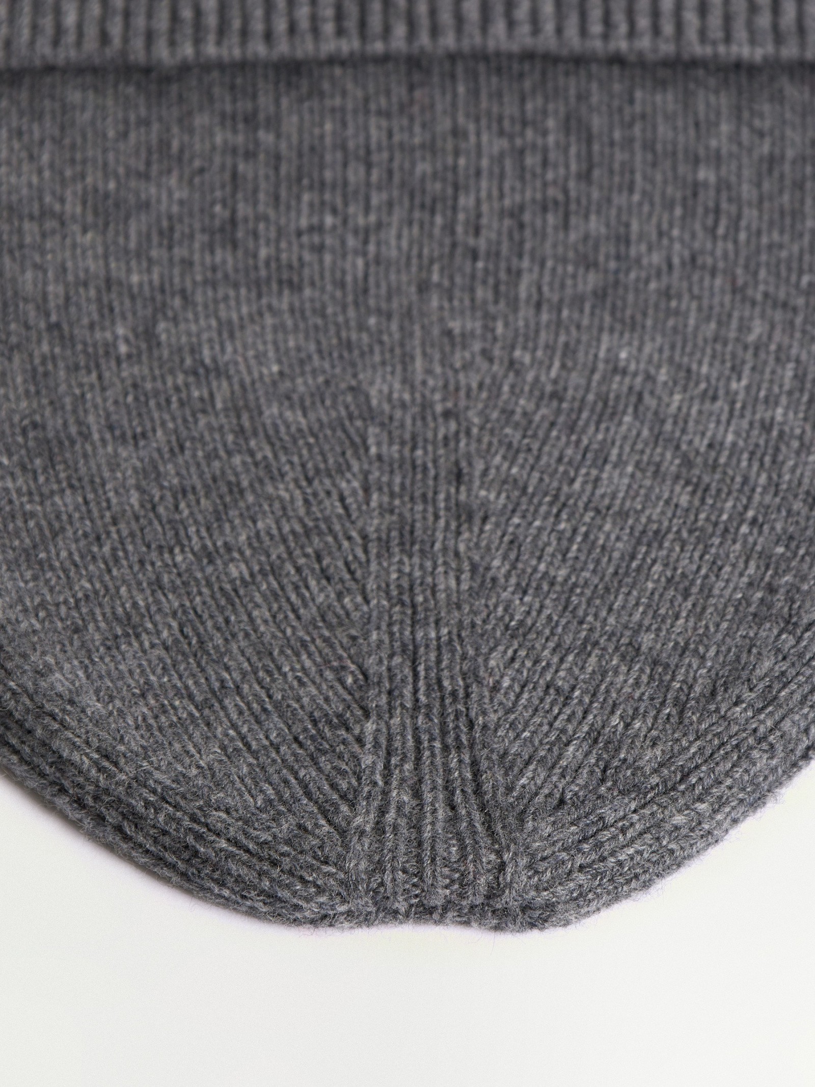 Шапка из шерсти и кашемира